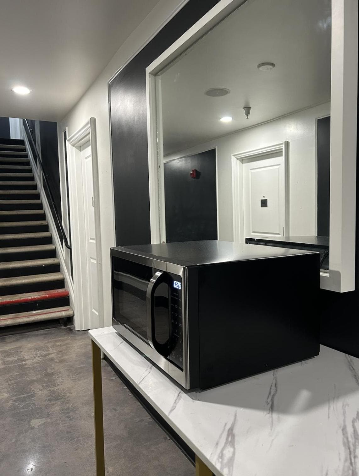 Hollywood Le Bon Hotel — 9