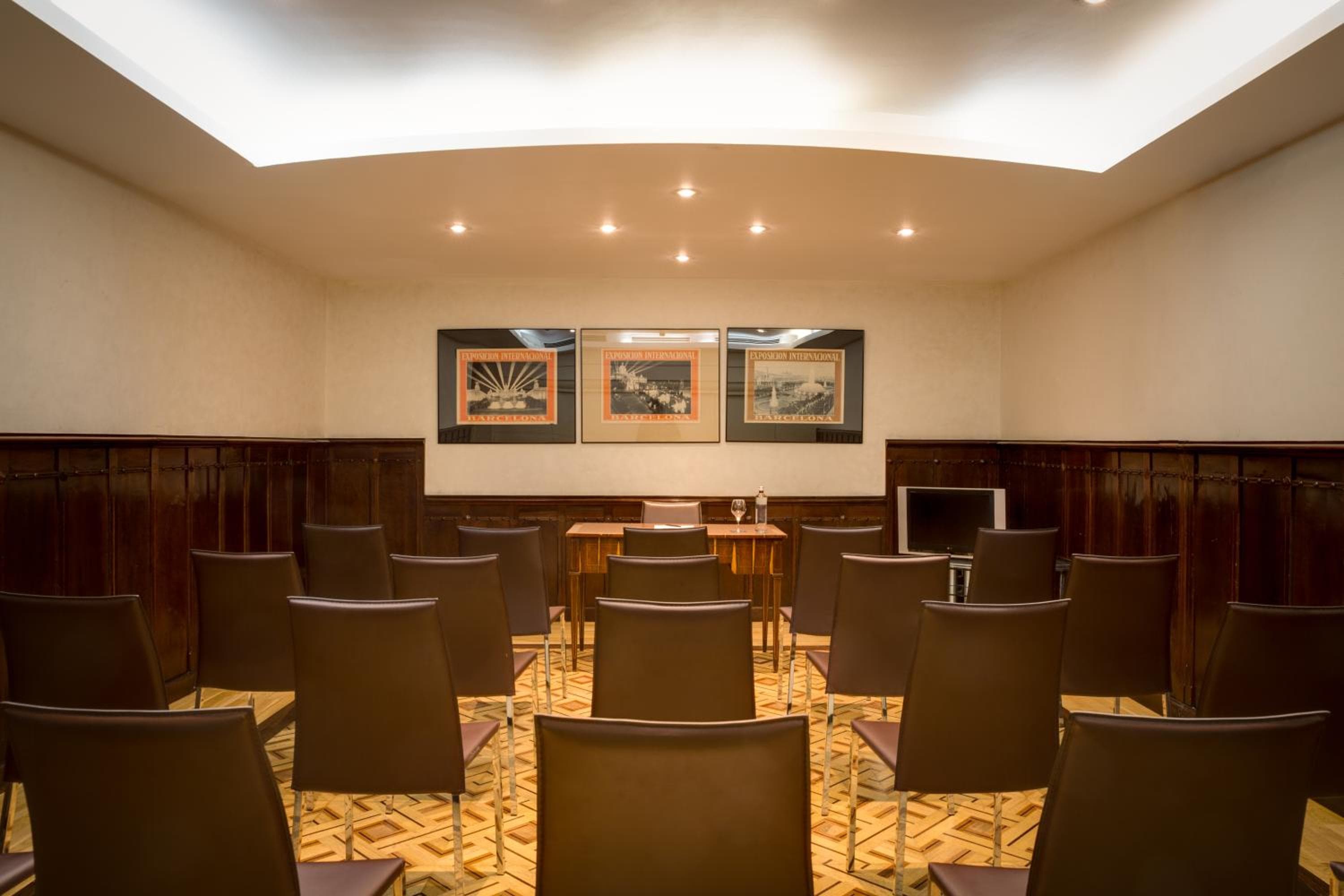 Hotel Astoria — 27