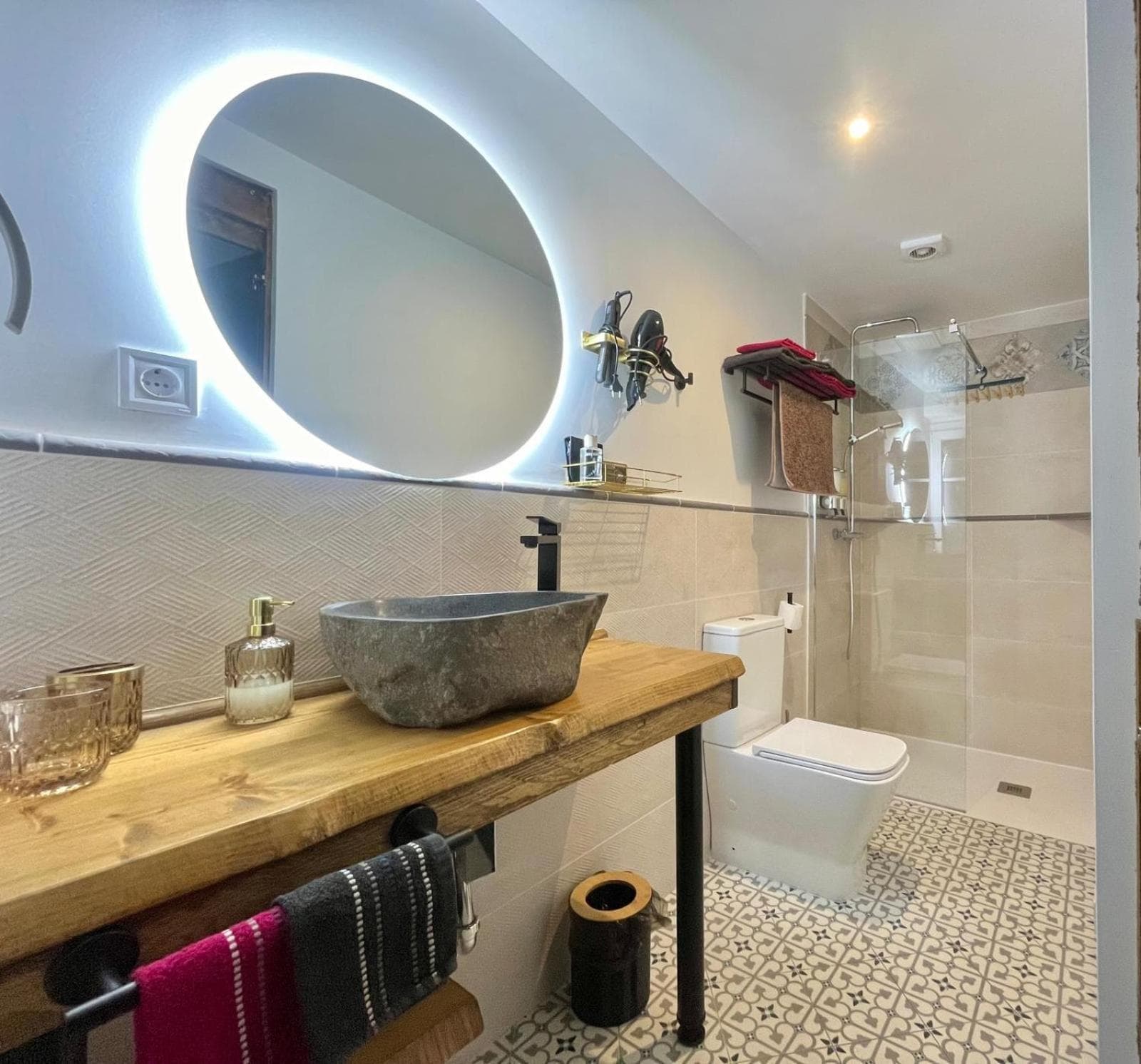 Emilysuites - Malaga Centro Historico — 4