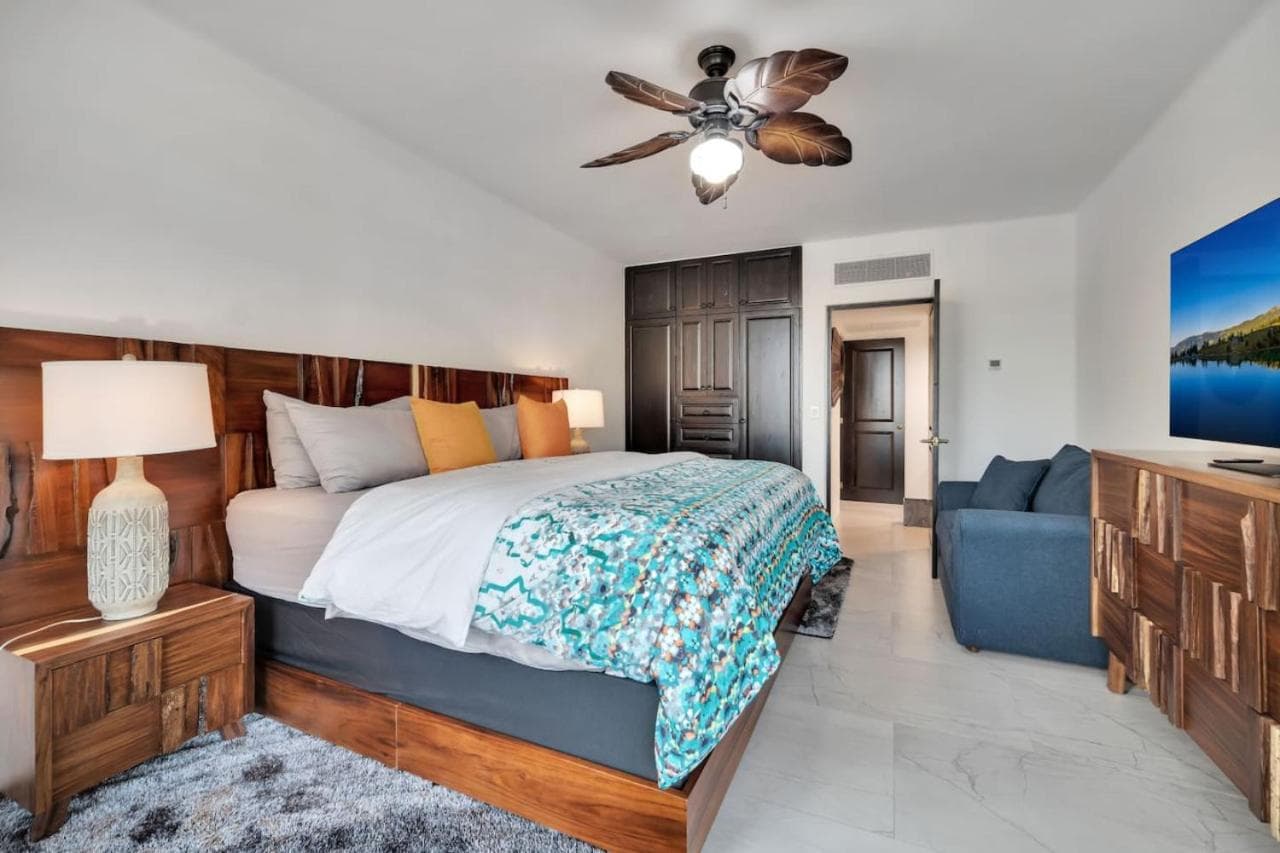 Completely Remodeled 2BD-2BA Plaza Bonita — 2