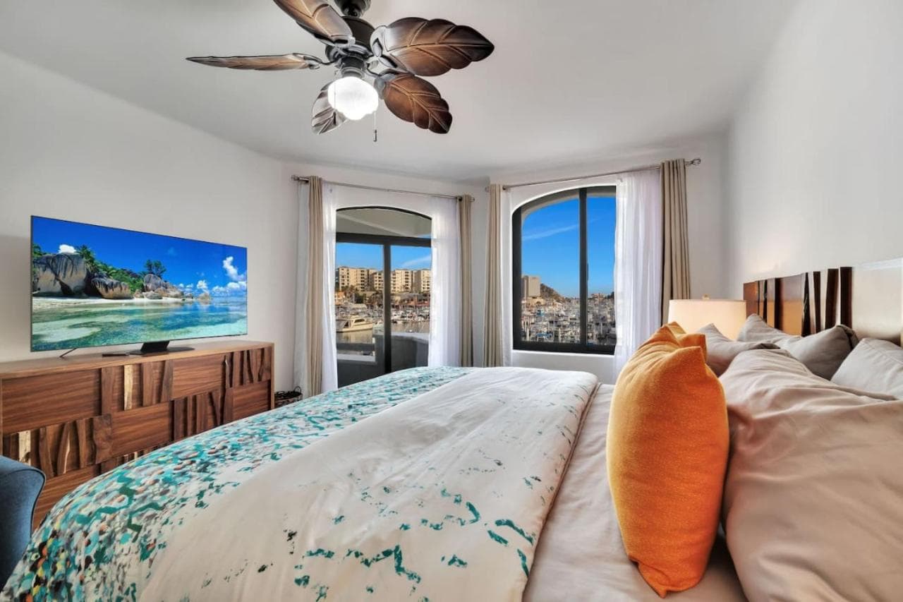 Completely Remodeled 2BD-2BA Plaza Bonita — 3