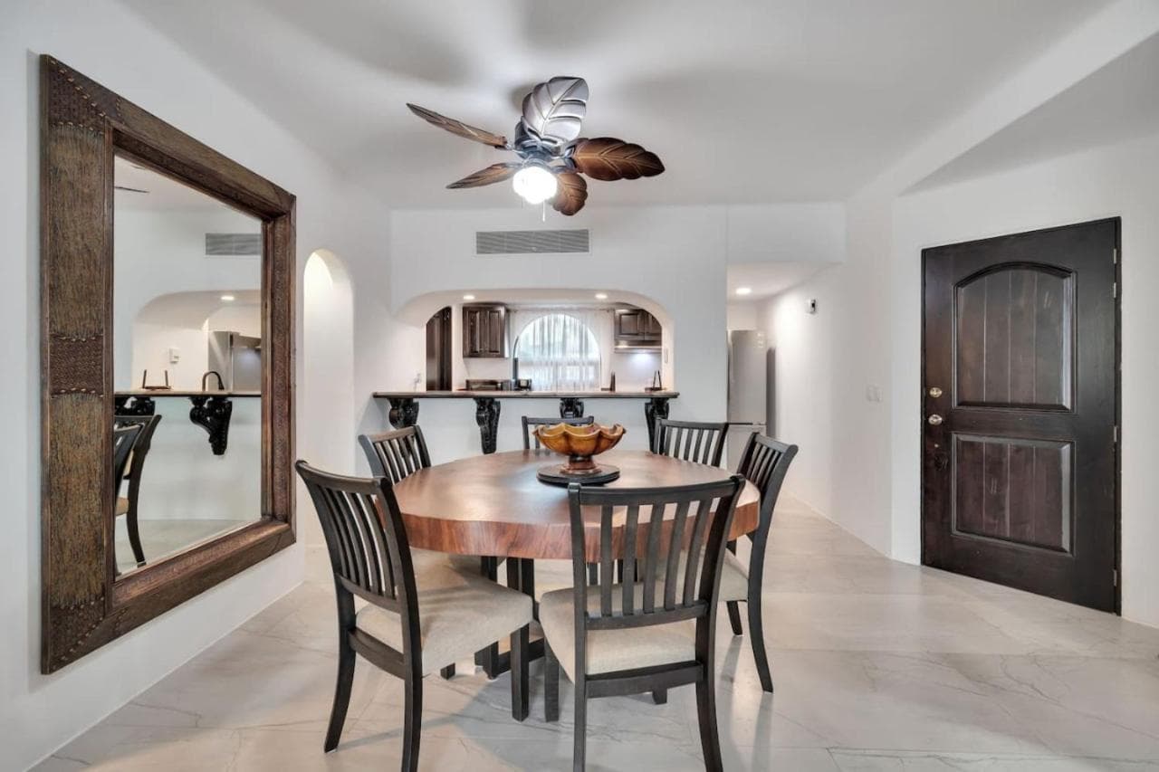 Completely Remodeled 2BD-2BA Plaza Bonita — 25
