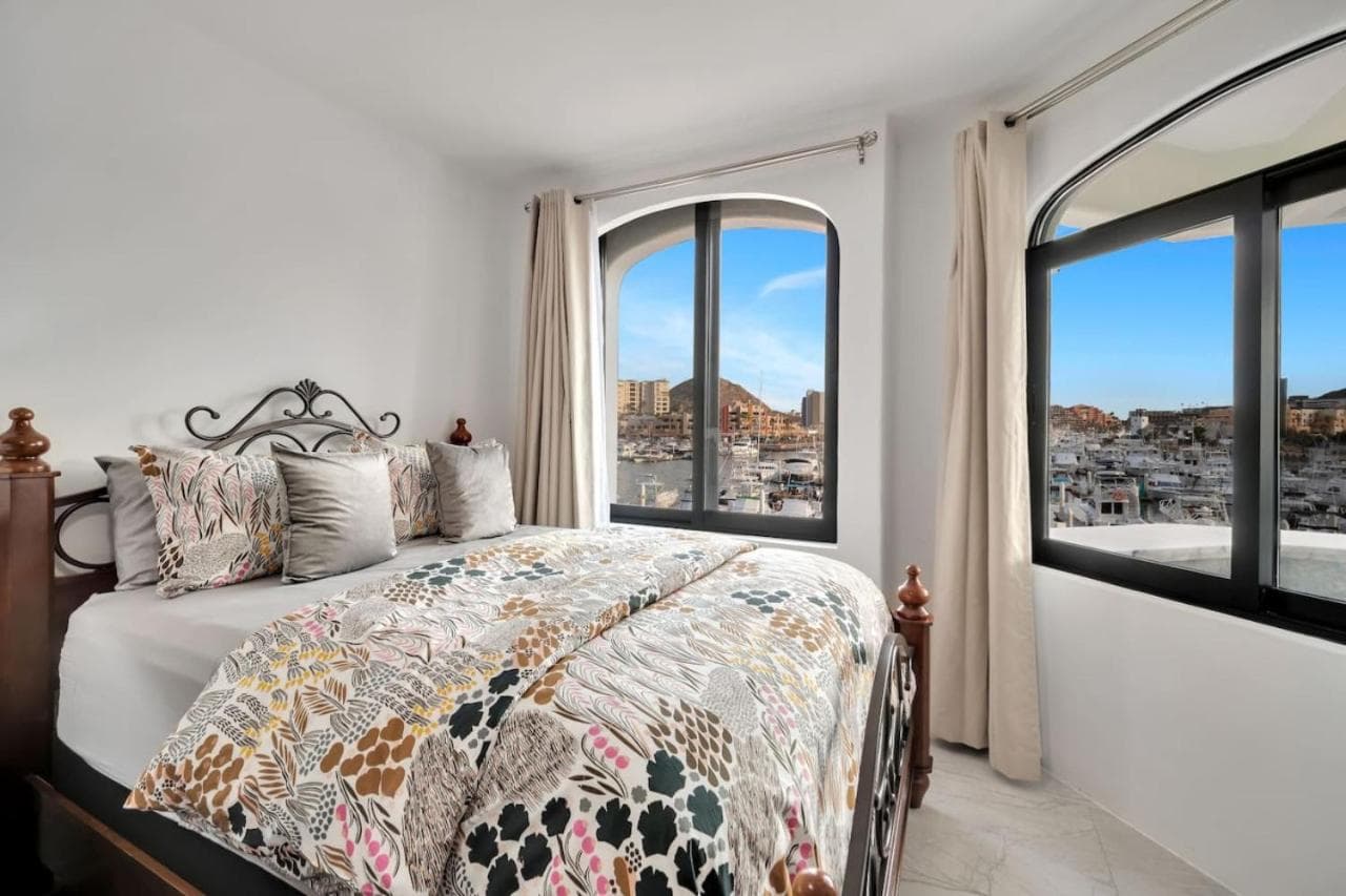 Completely Remodeled 2BD-2BA Plaza Bonita — 6