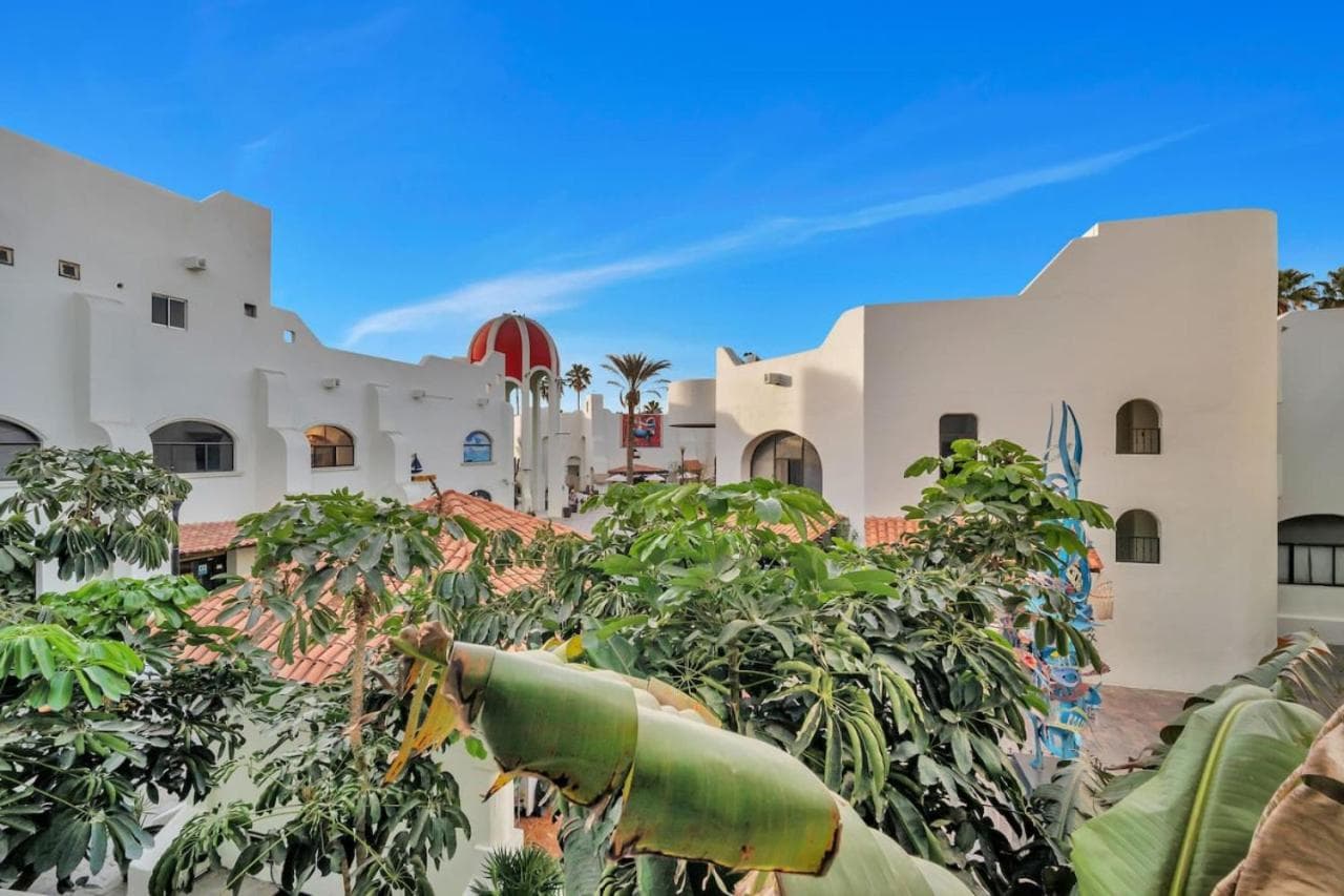 Completely Remodeled 2BD-2BA Plaza Bonita — 1