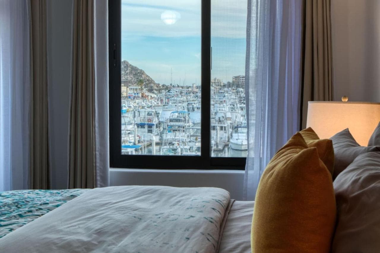 Completely Remodeled 2BD-2BA Plaza Bonita — 17