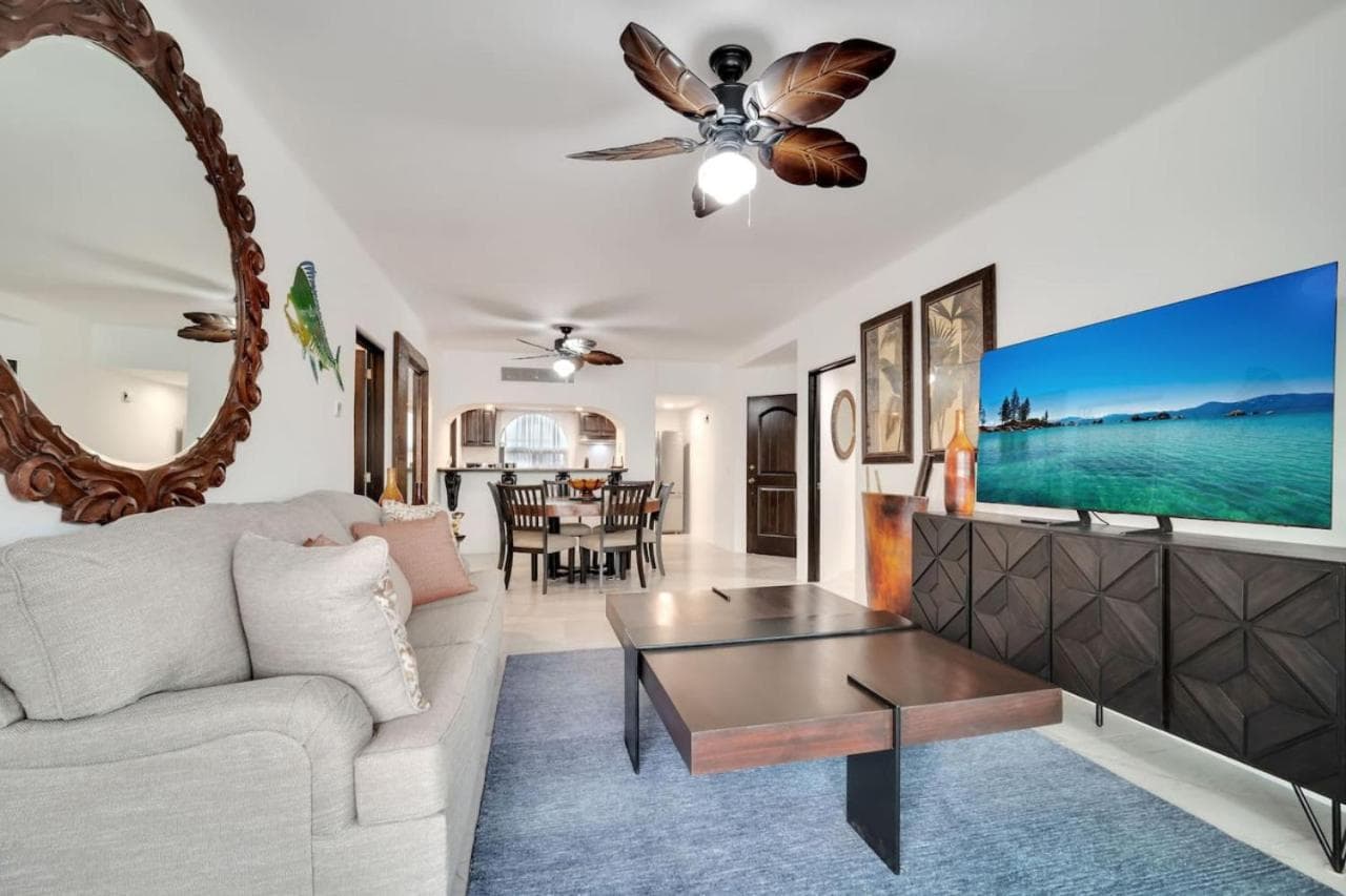 Completely Remodeled 2BD-2BA Plaza Bonita — 19