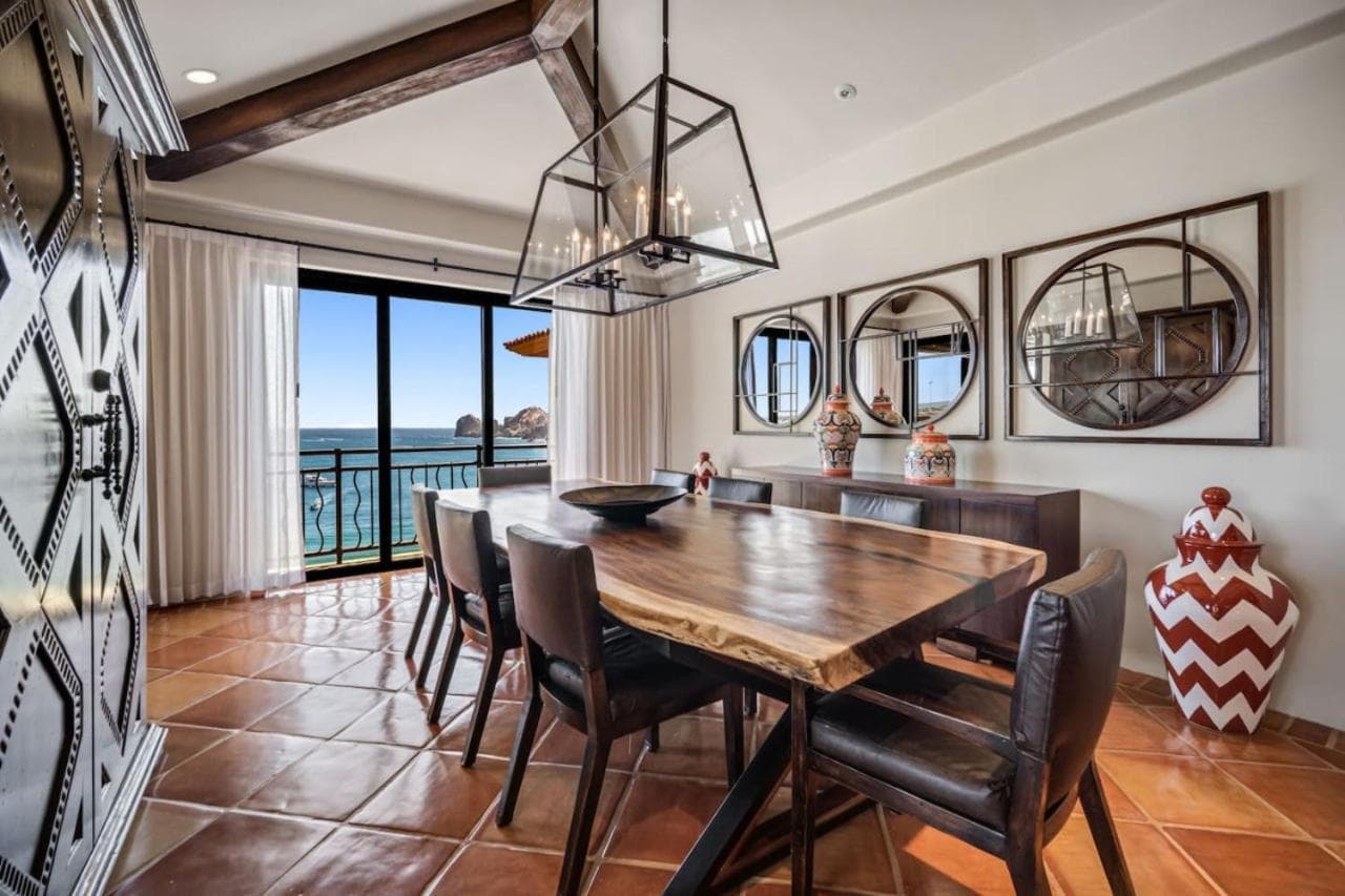 4BD 2-level Penthouse 5-Star Beachfront Paradise. — 14