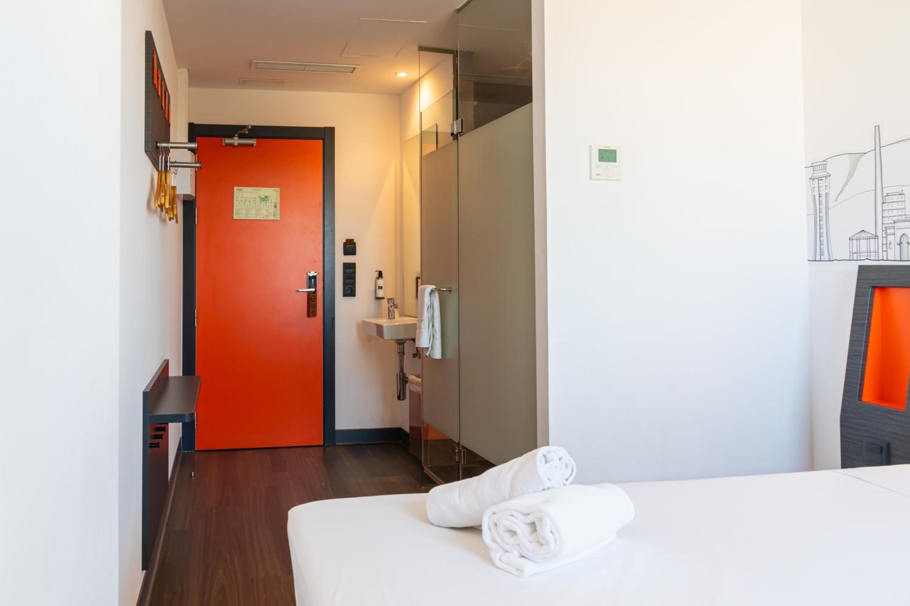 easyHotel Malaga Centro Città — 22
