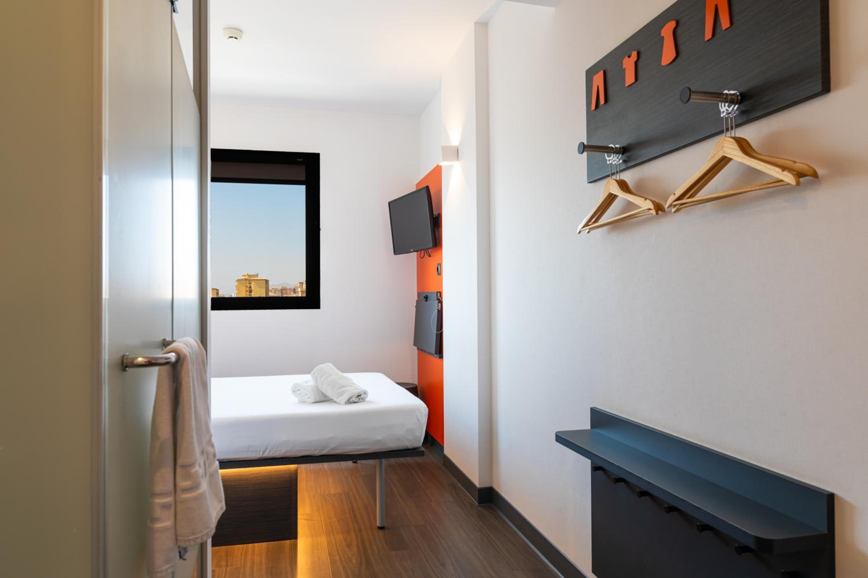 easyHotel Malaga Centro Città — 23