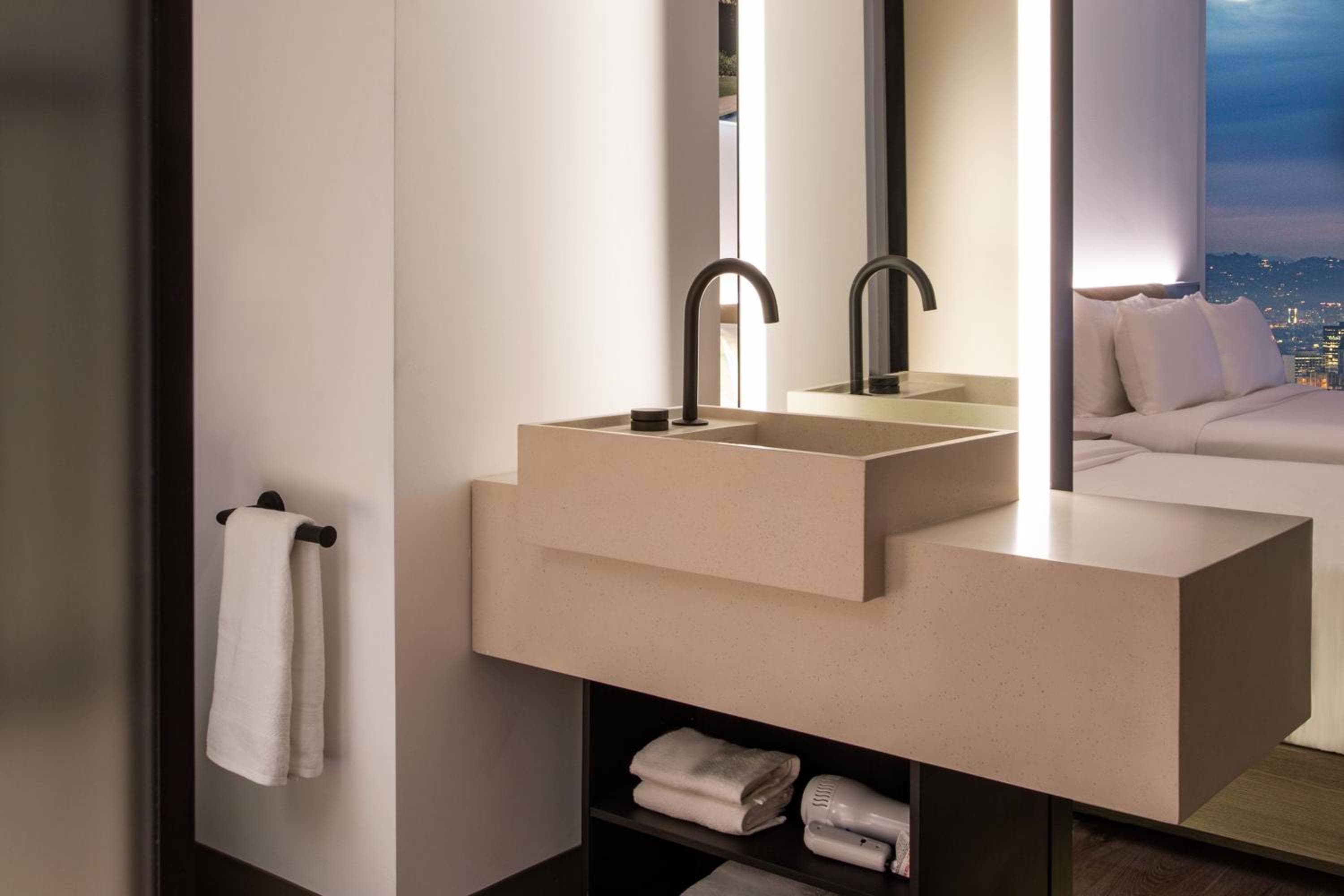 AC Hotel by Marriott Downtown Los Angeles — 11