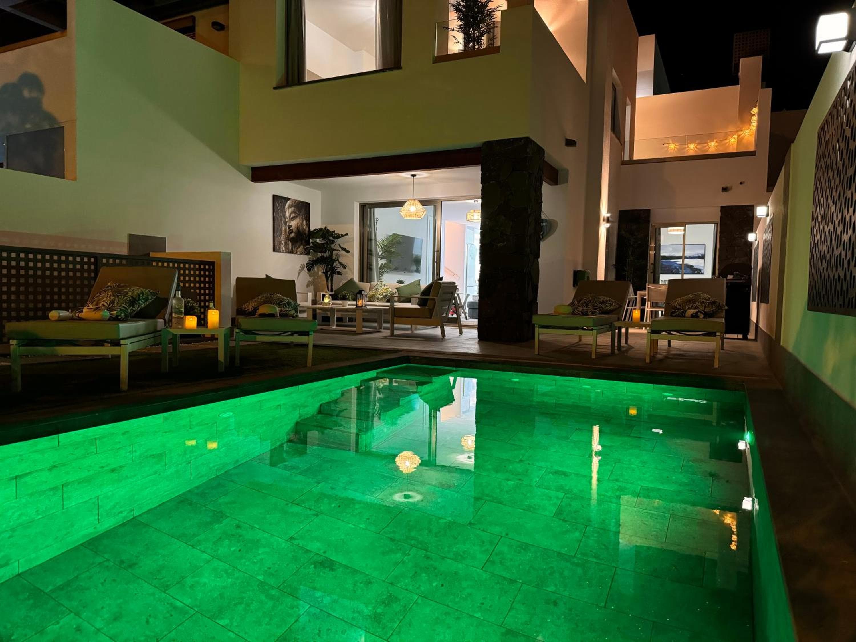 Welcome to Villa Bali a luxurious modern getaway — 3