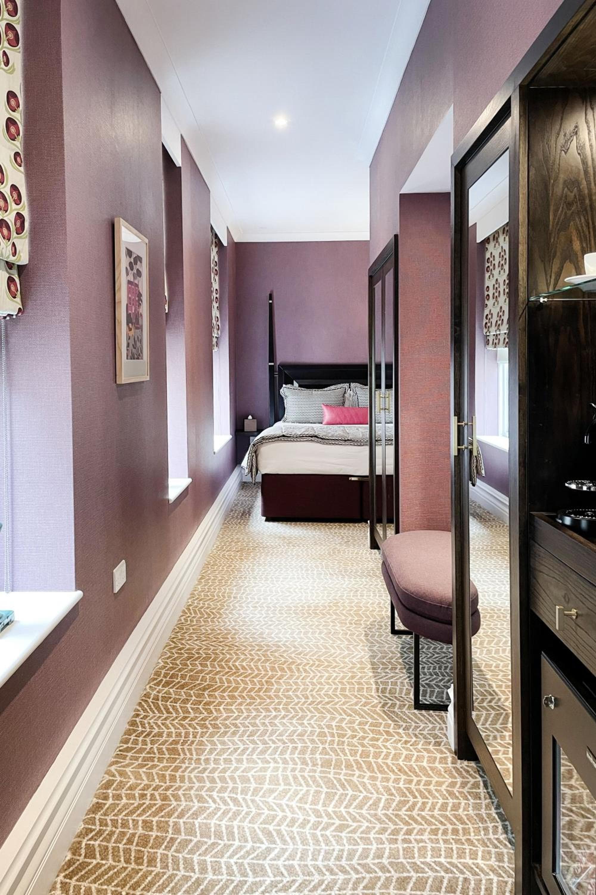 Hotel St. Ermin, Collezione di autografi — 4