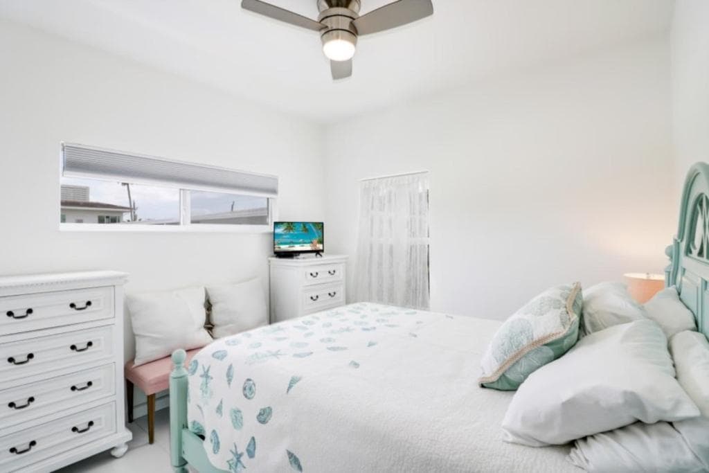 Sea Spray Inn — 10