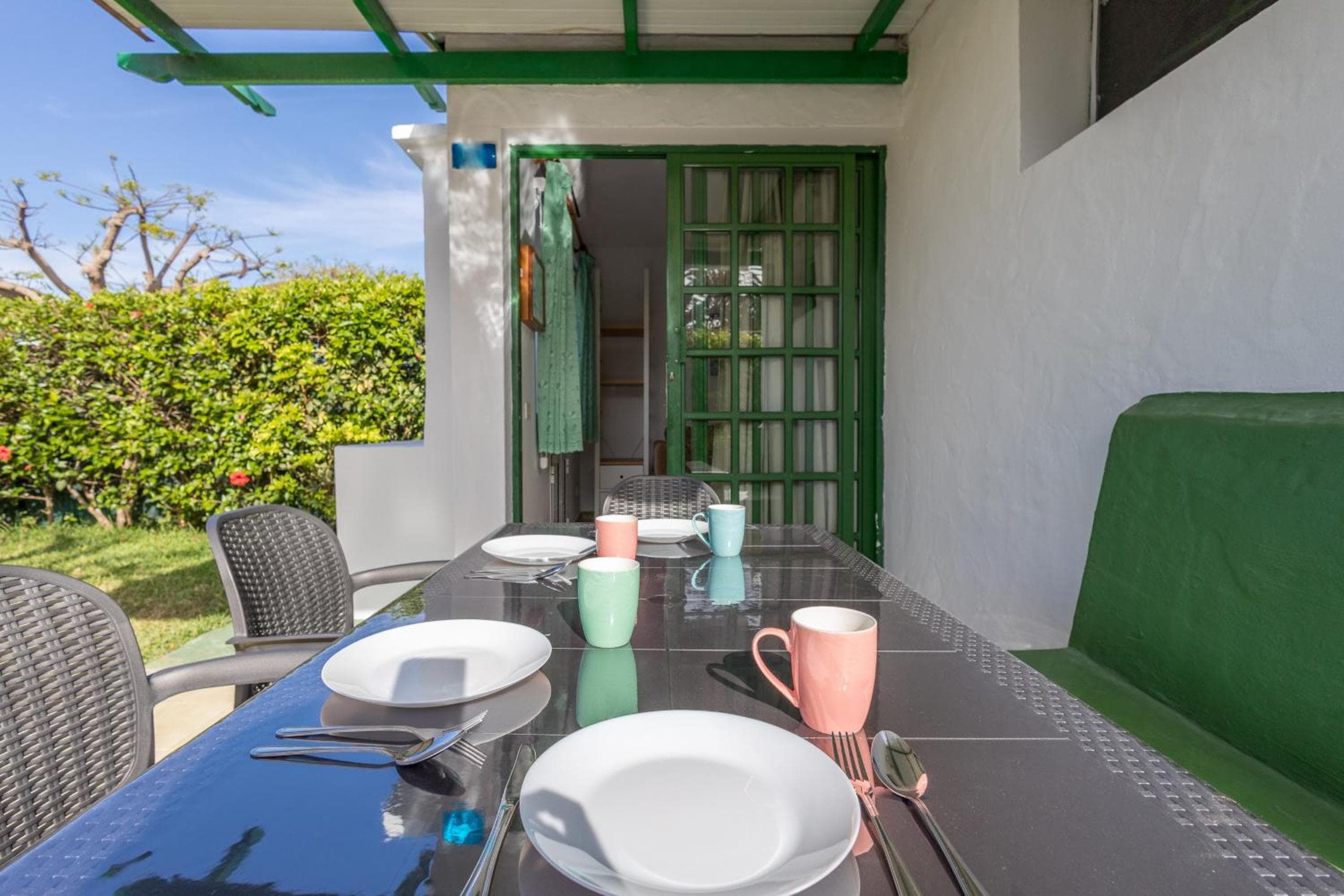 Private Solarium Garden Bungalow - Pool — 3