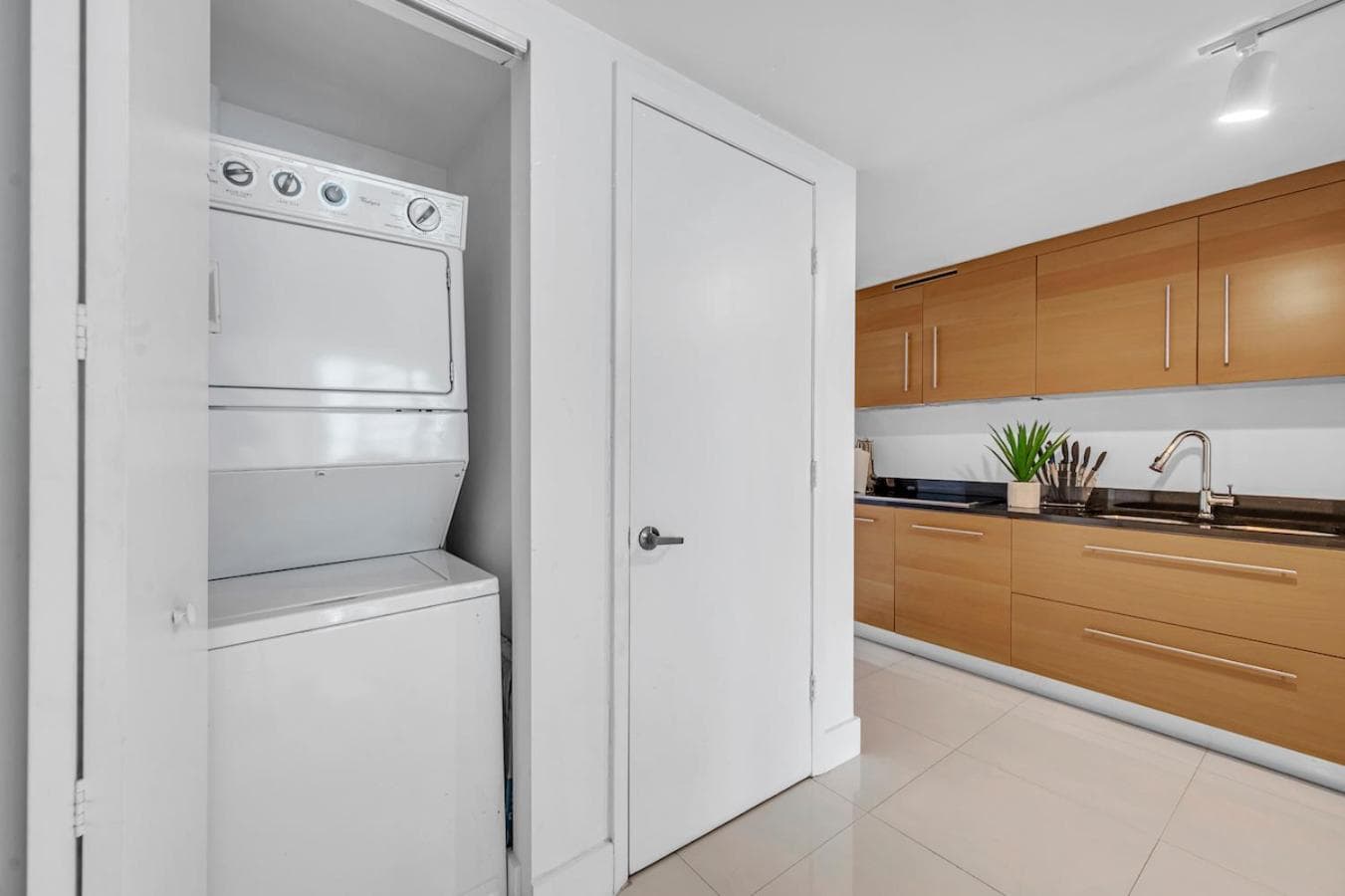 Unique 1BR Icon Brickell WaterViews-Freespa — 13