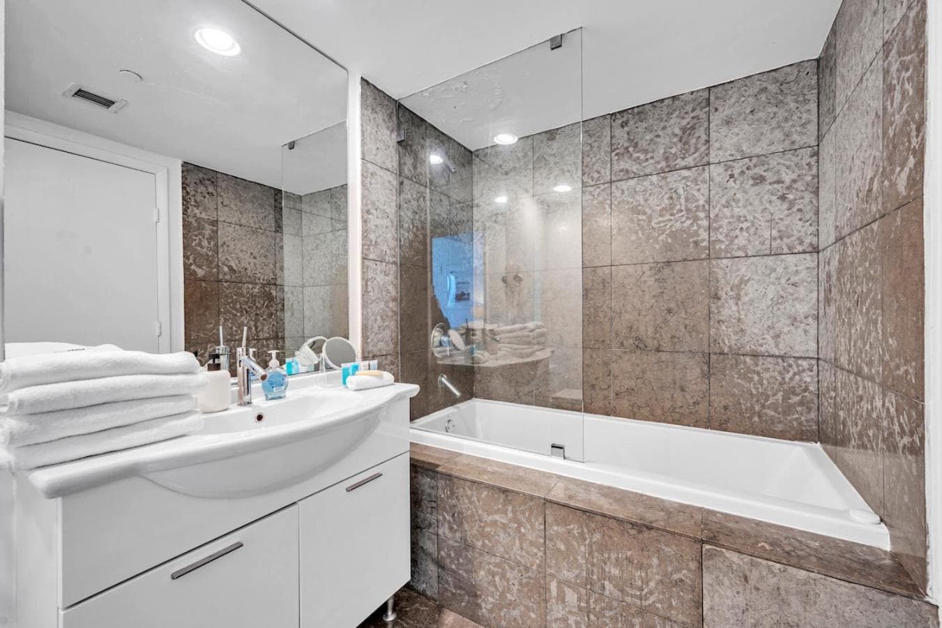 Unique 1BR Icon Brickell WaterViews-Freespa — 27