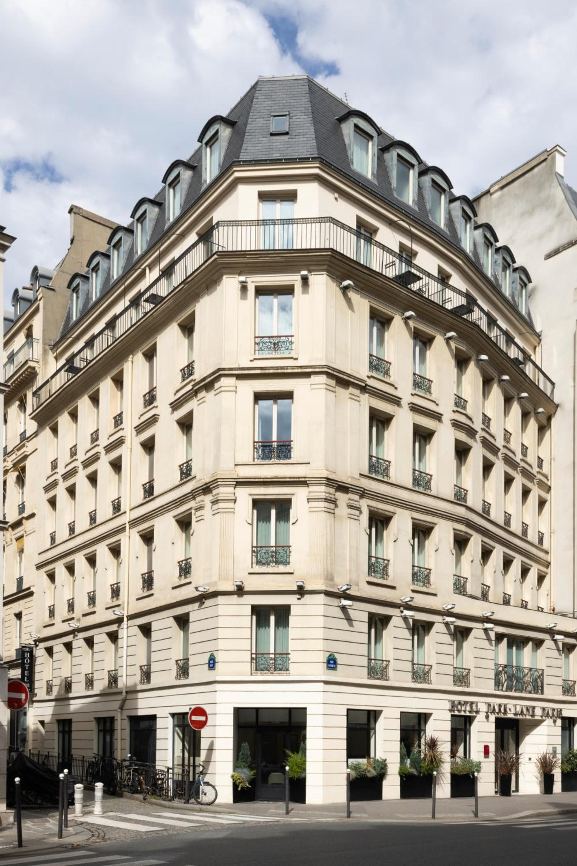 Hotel Park Lane Paris — 24