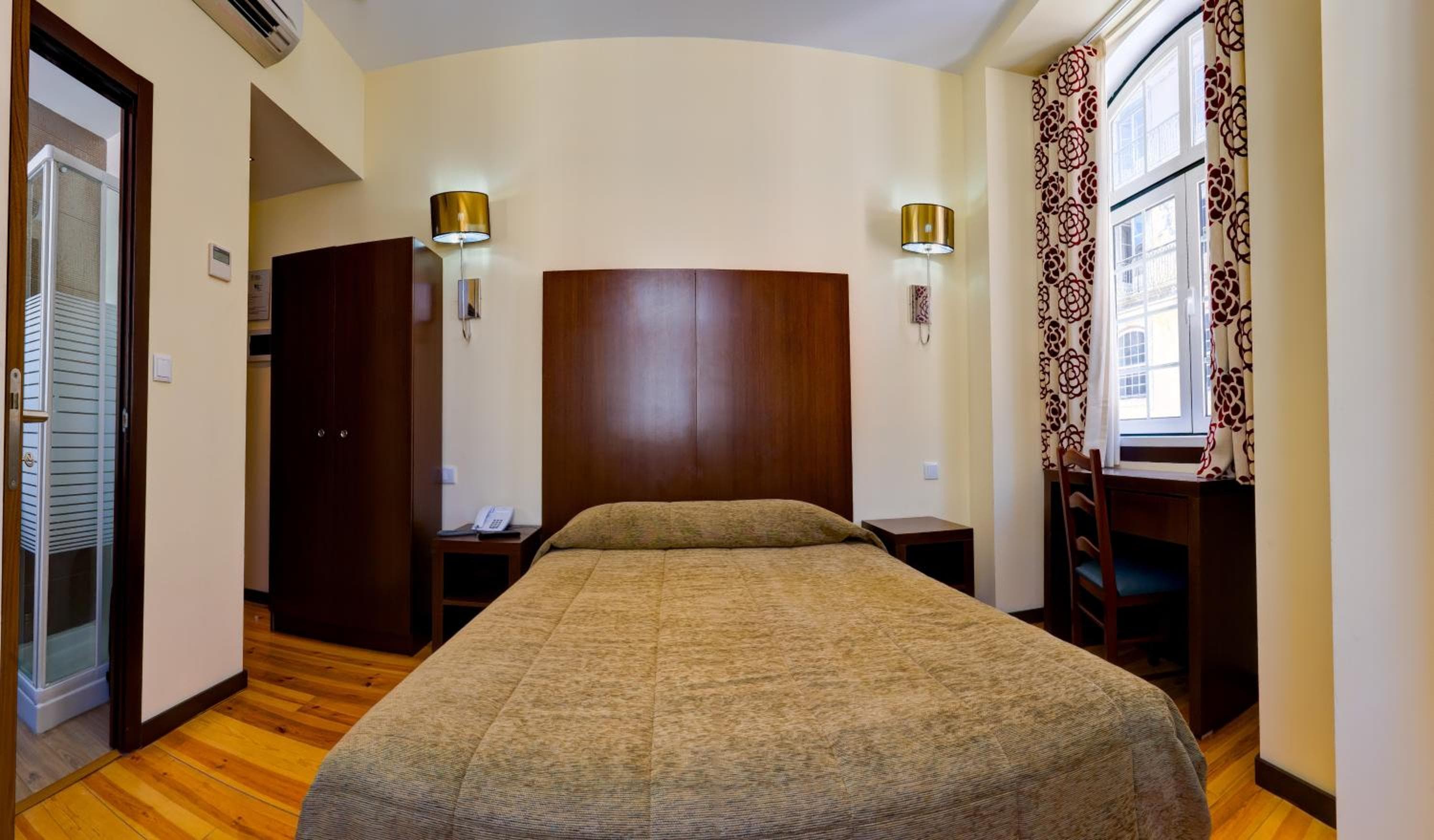 Hotel Duas Nações — 18