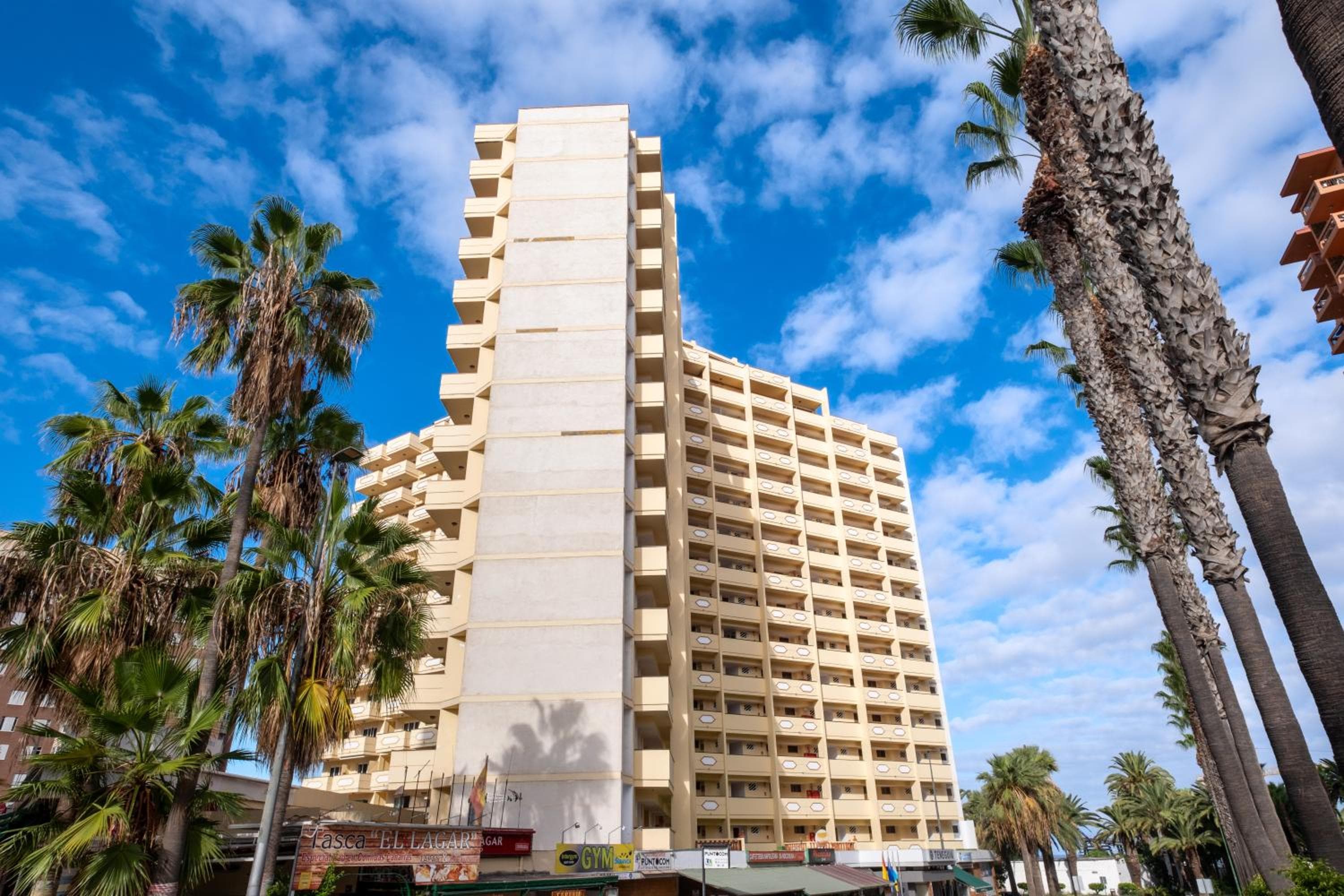 Apartamentos Teneguia — 2