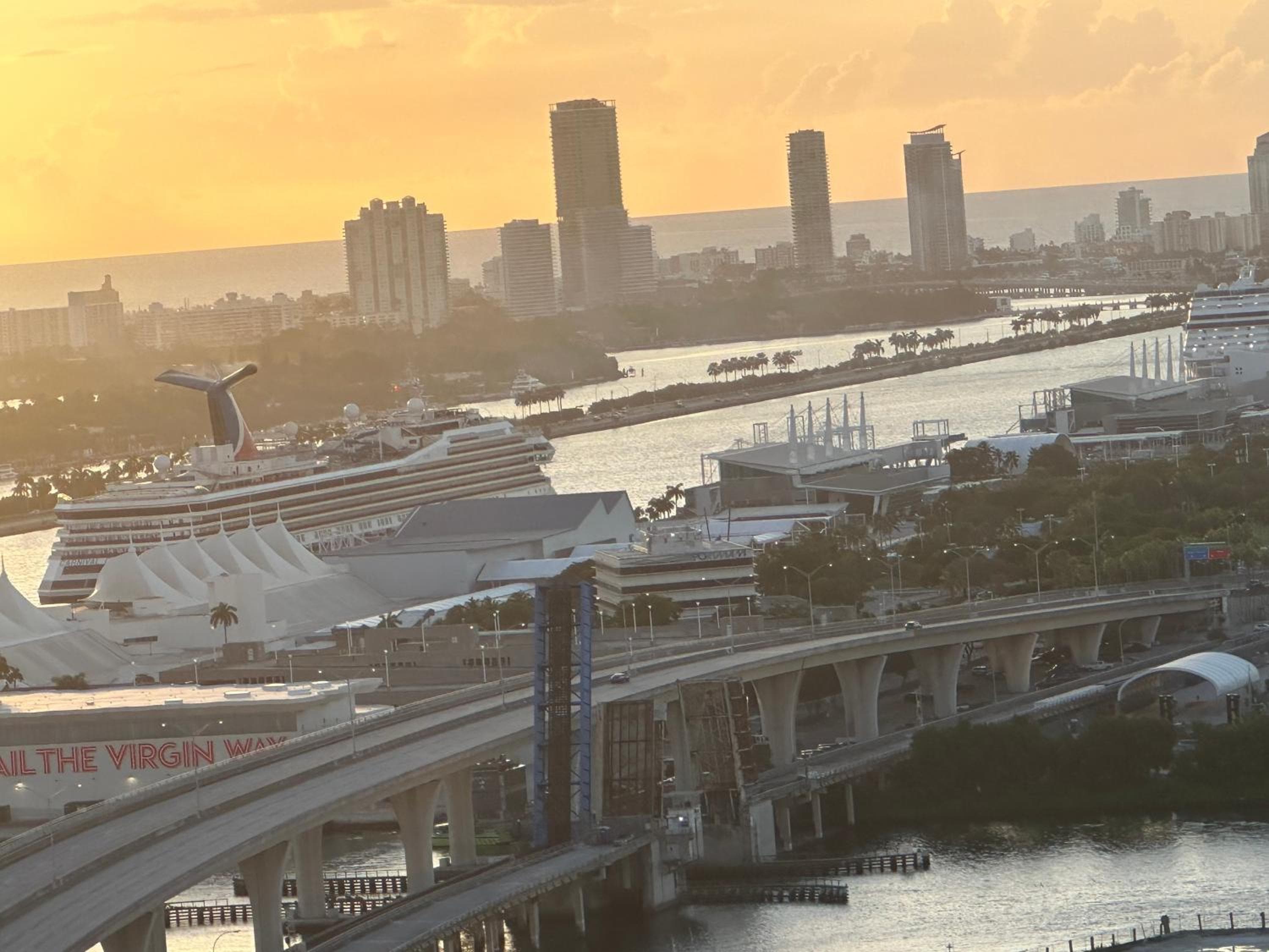 Magic Miami Penthouse & Ocean View Resort — 13