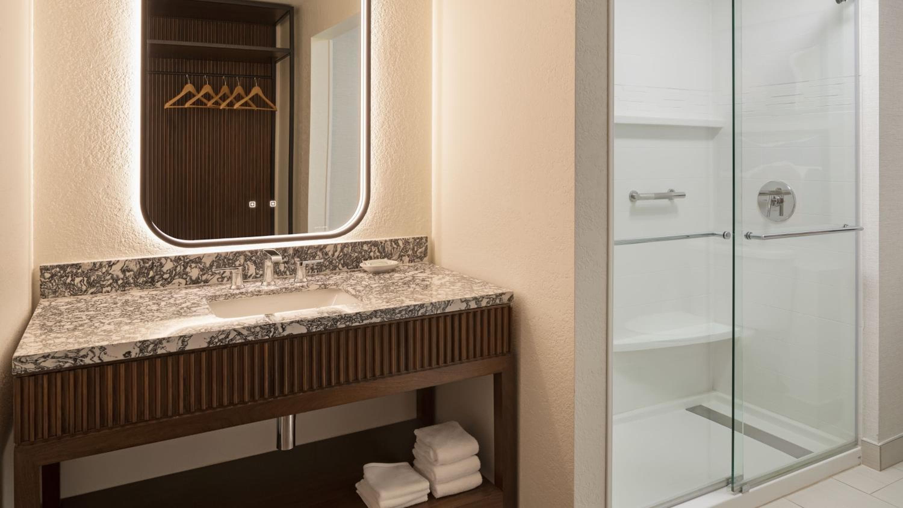 Residence Inn by Marriott Beverly Hills — 11