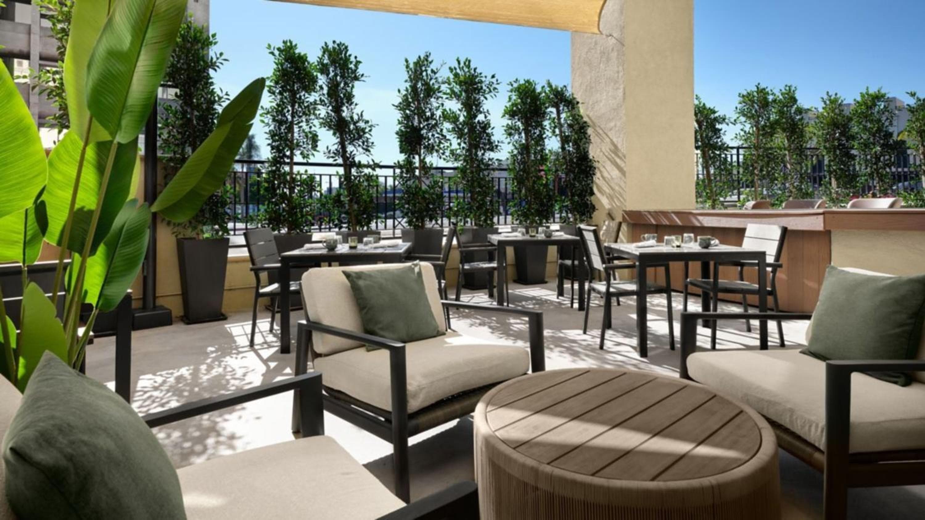 Burton House, Beverly Hills, A Tribute Portfolio Hotel — 4