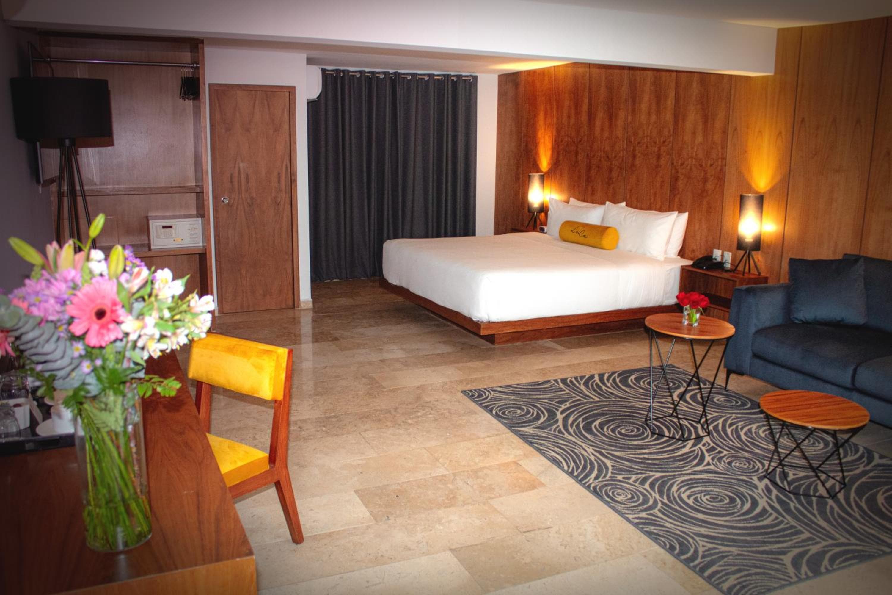 HOTEL LUCA — 16