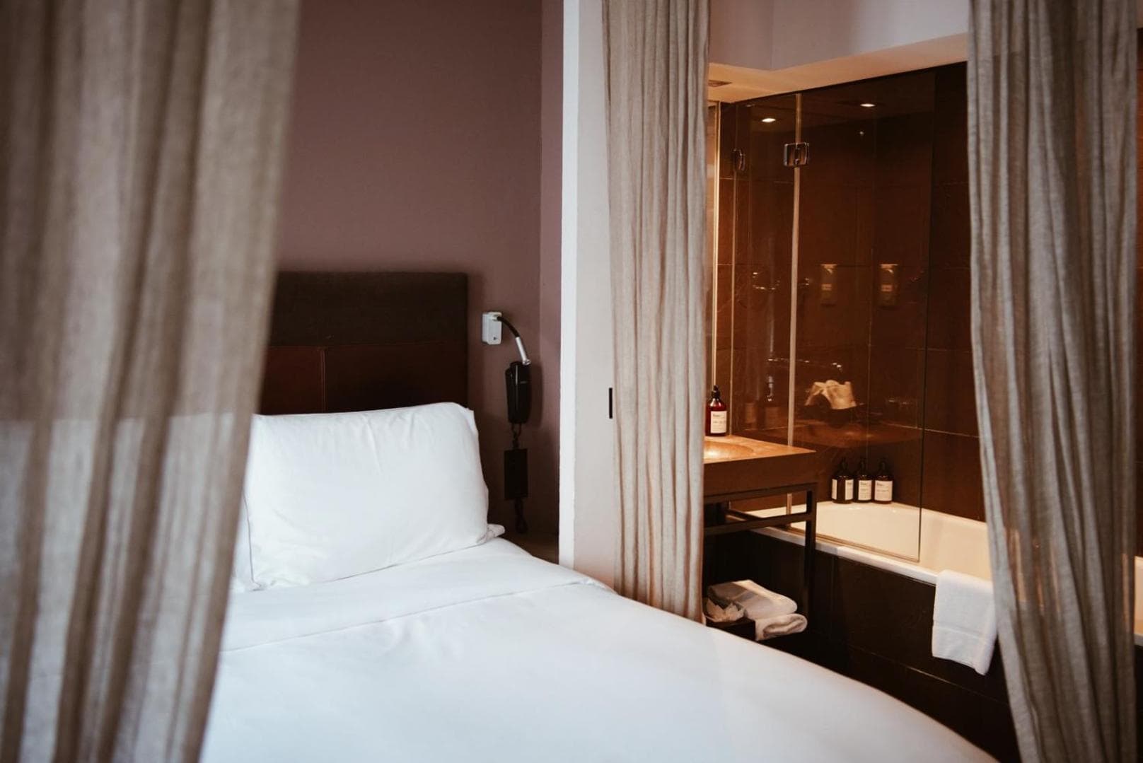 Hidden Hotel — 4