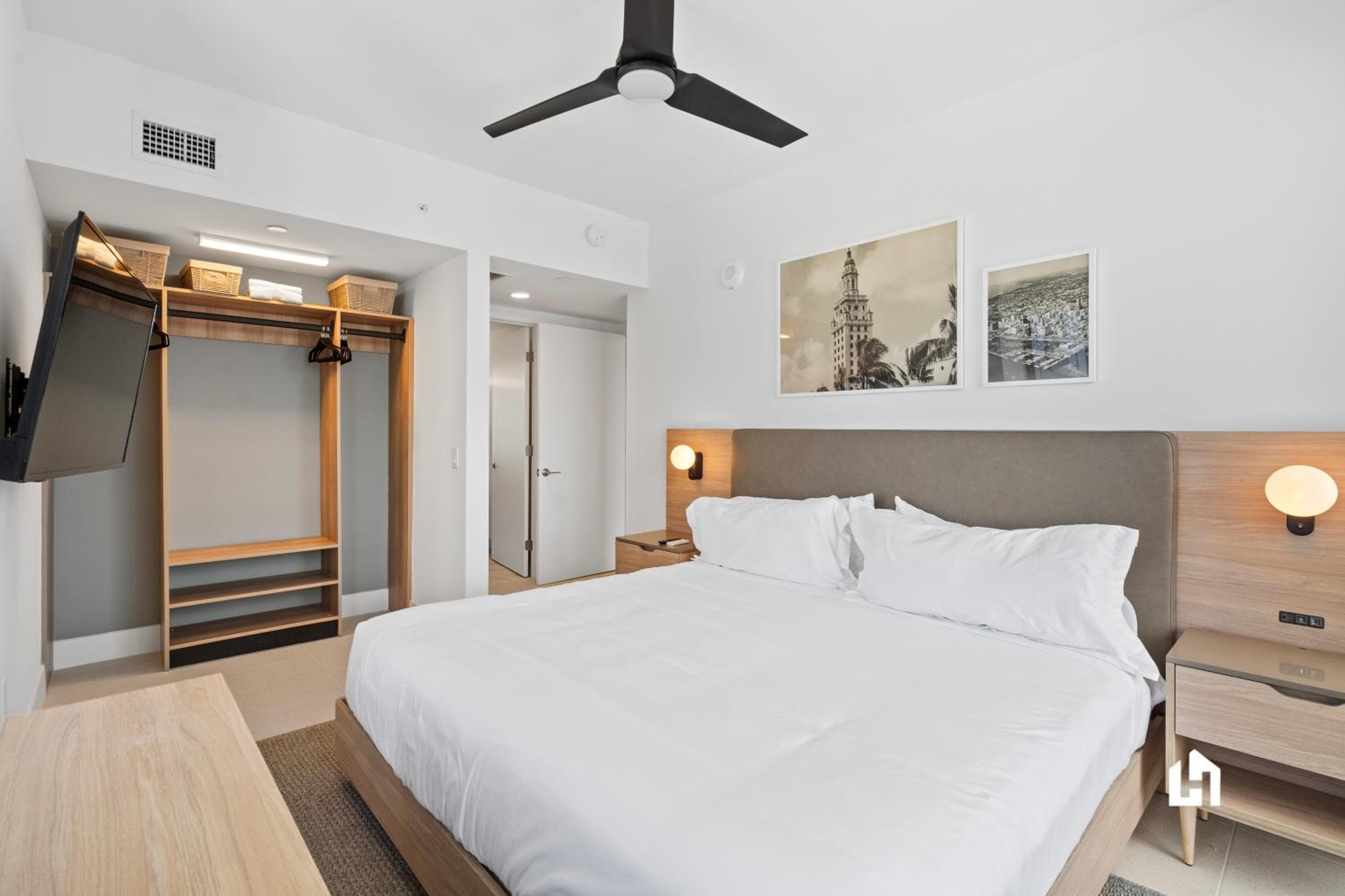 Stylish Apartments with Partial Ocean Views in Downtown! — 15