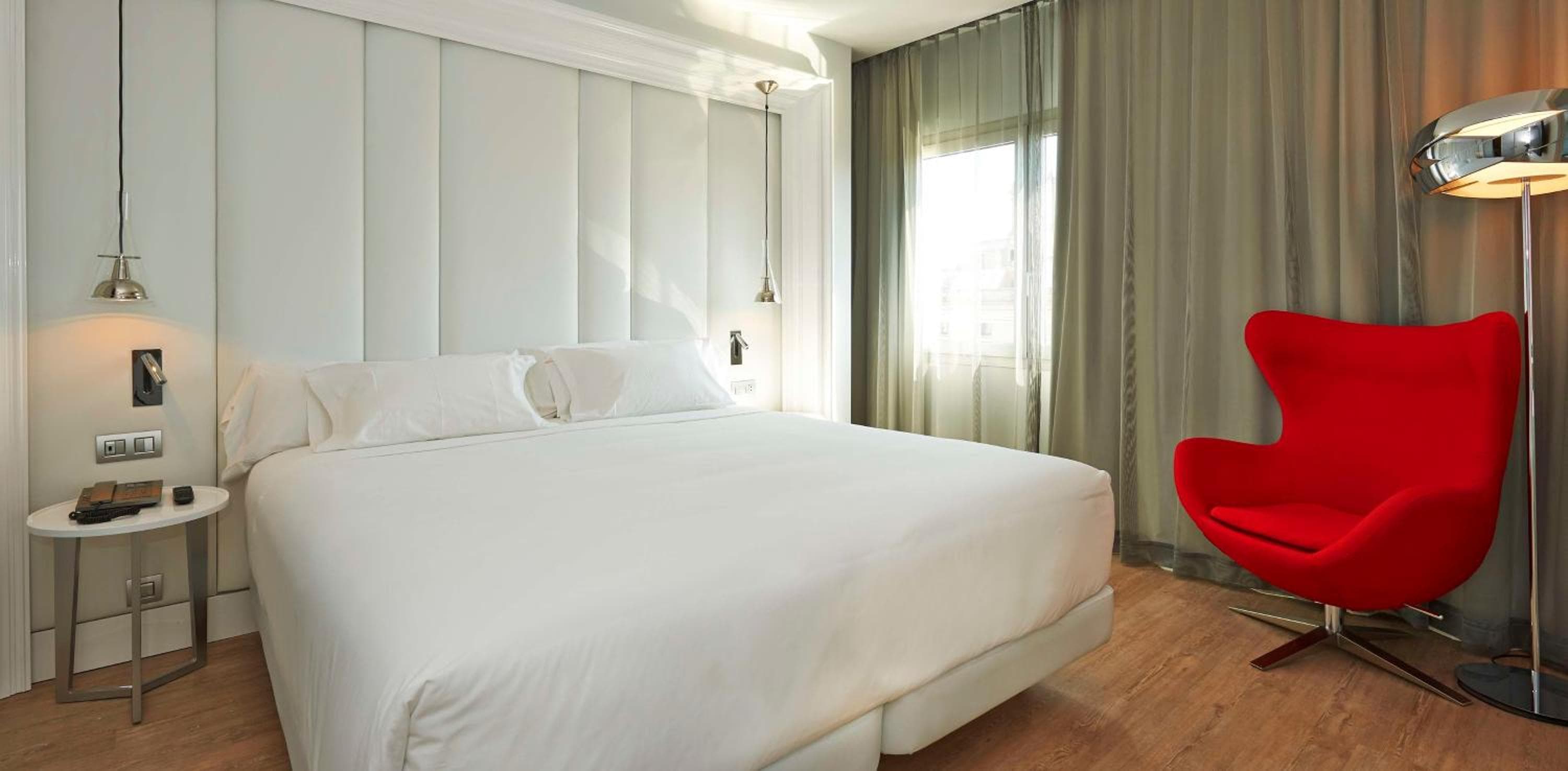 NH Collection Barcellona Gran Hotel Calderon — 11