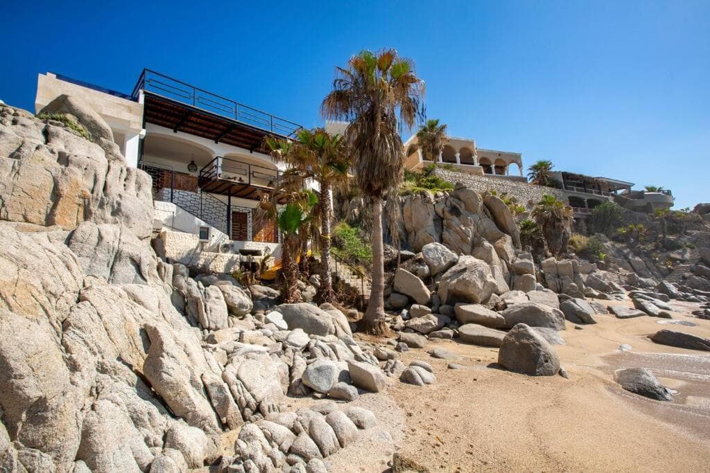 BEACH FRONT Casa Bruma Jacuzzi With Massage — 1
