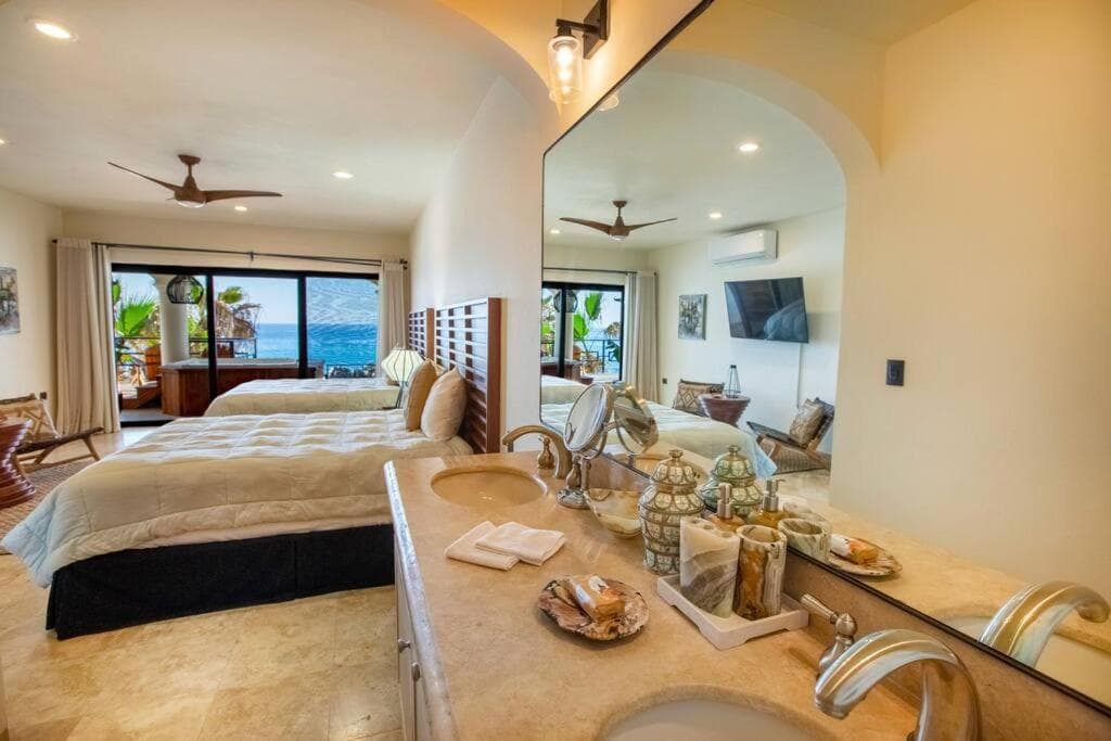 BEACH FRONT Casa Bruma Jacuzzi With Massage — 3