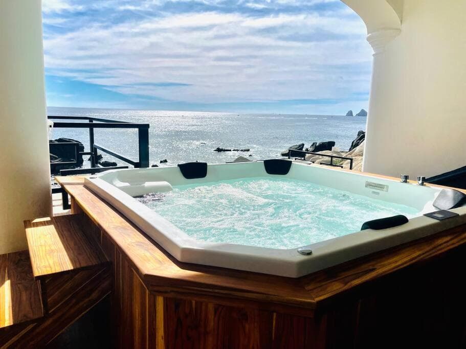 BEACH FRONT Casa Bruma Jacuzzi With Massage — 5