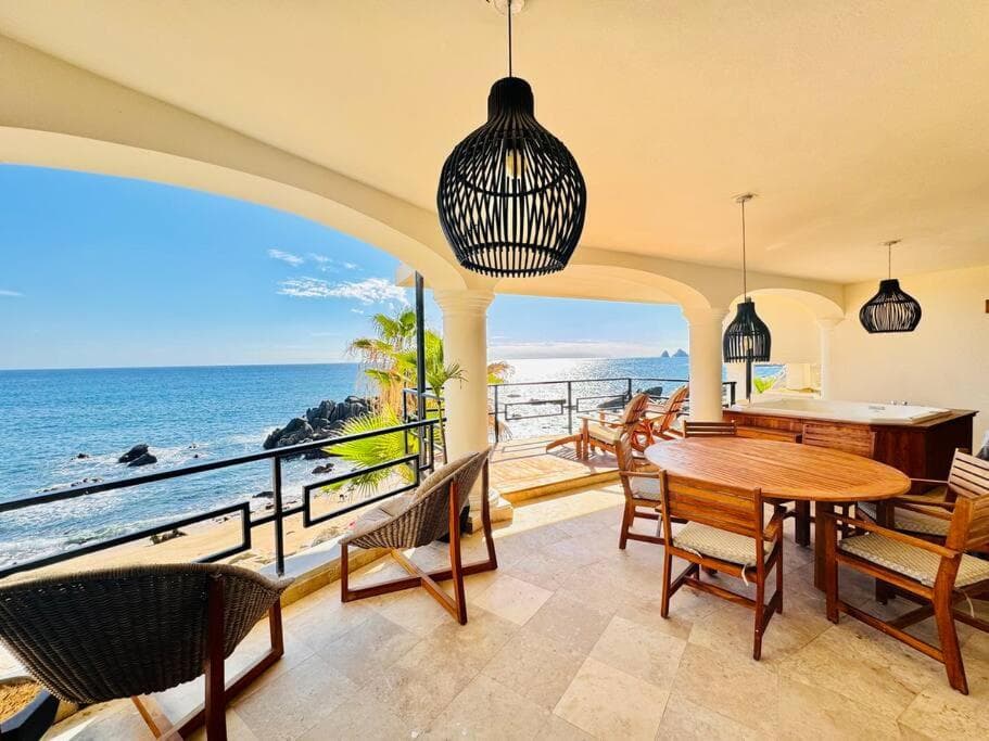 BEACH FRONT Casa Bruma Jacuzzi With Massage — 11