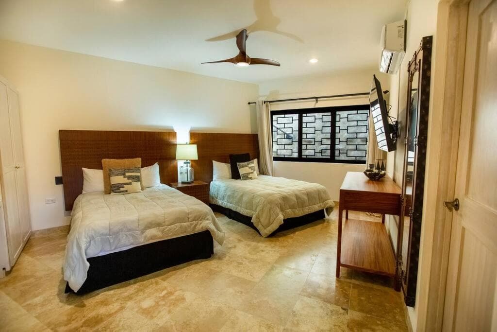 BEACH FRONT Casa Bruma Jacuzzi With Massage — 12