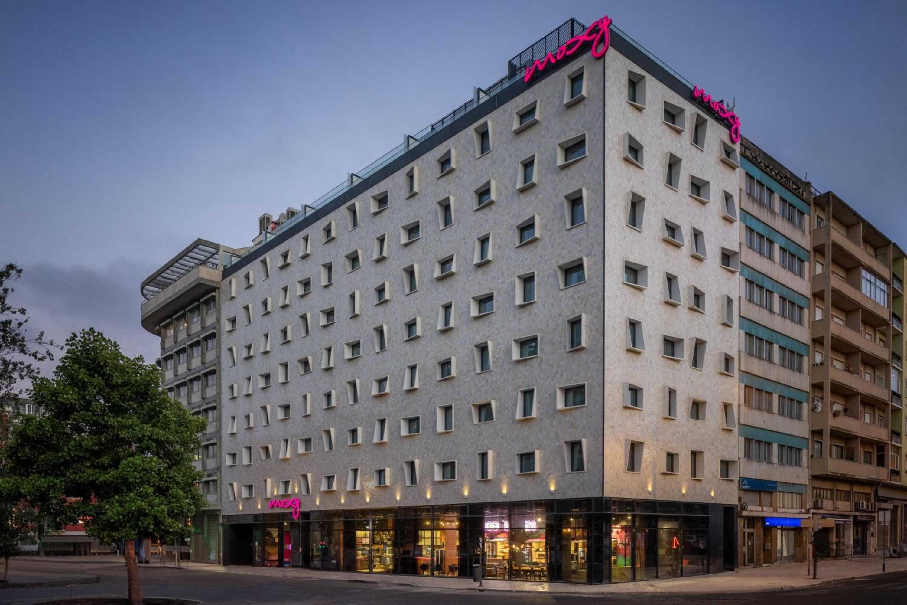 Moxy Lisboa Ciudad — 8