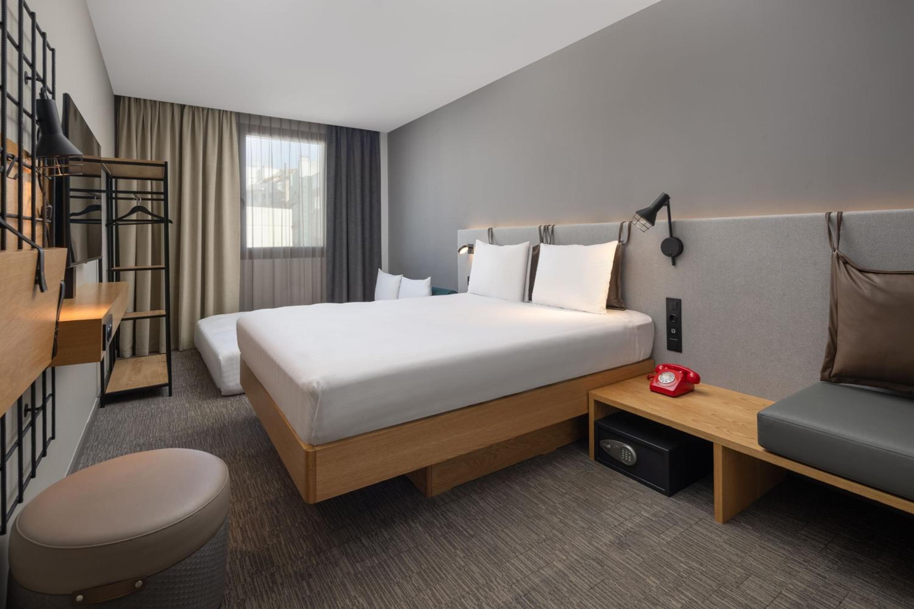 Moxy Lisboa Ciudad — 11