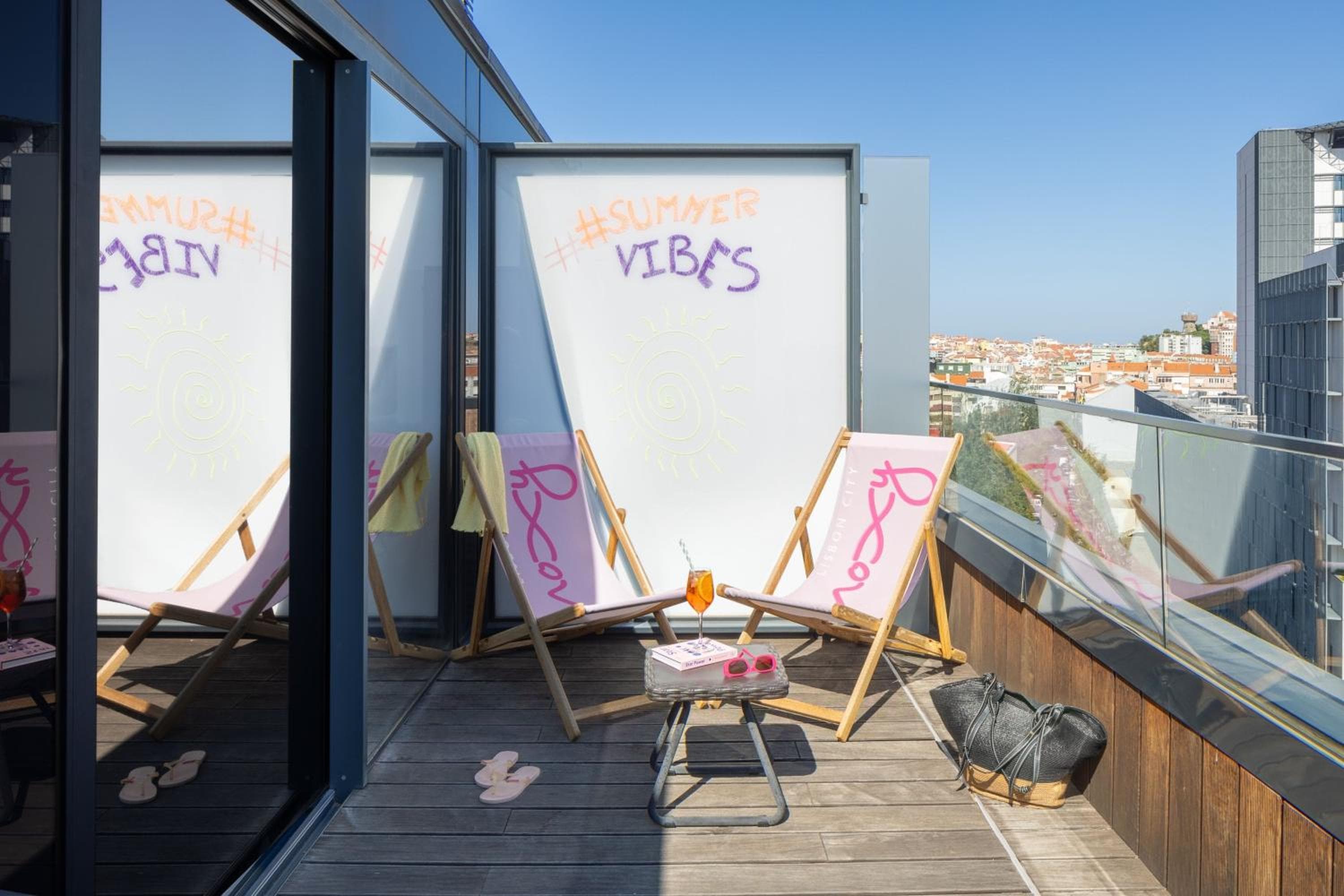 Moxy Lisbon City — 30