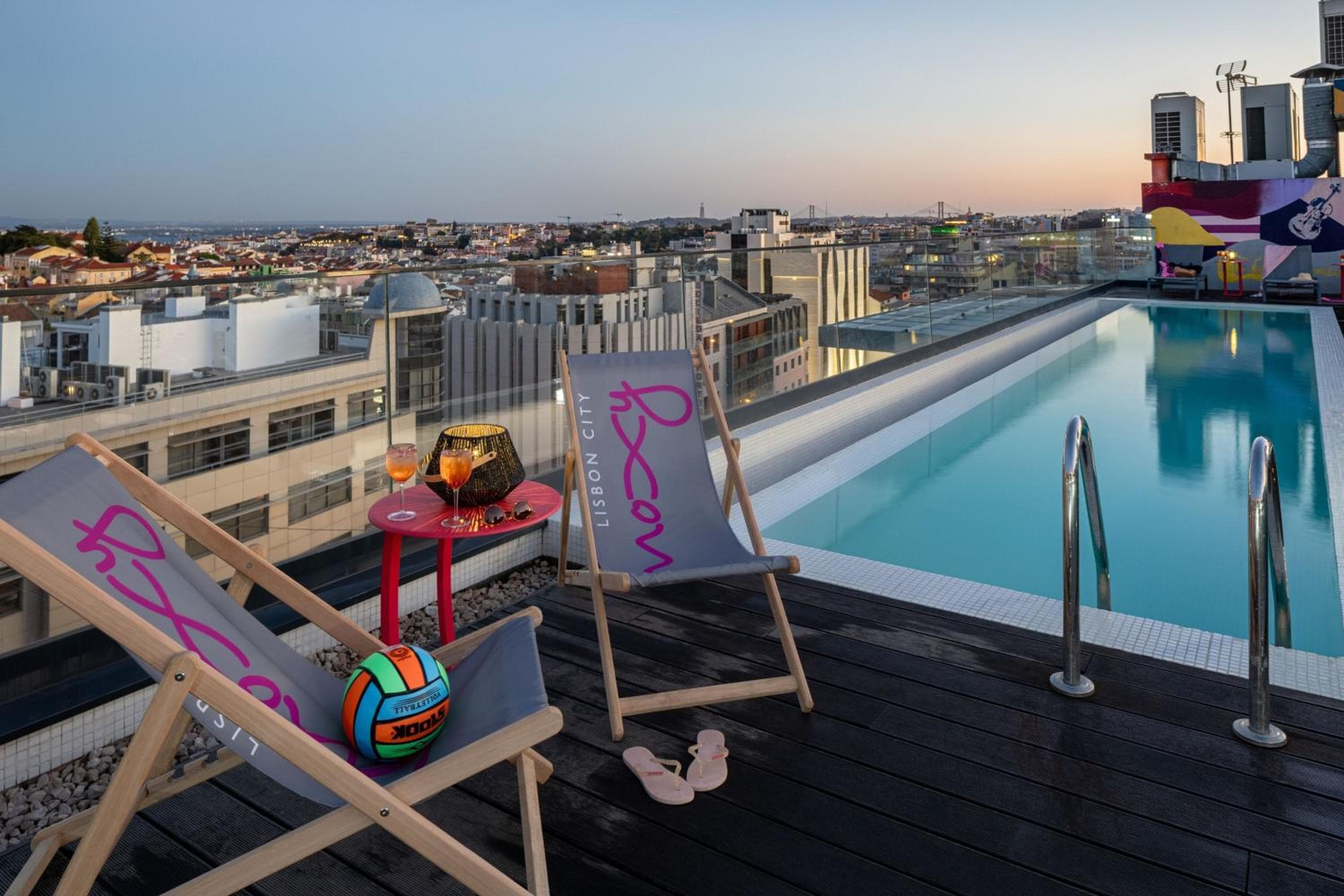 Moxy Lisbon City — 26