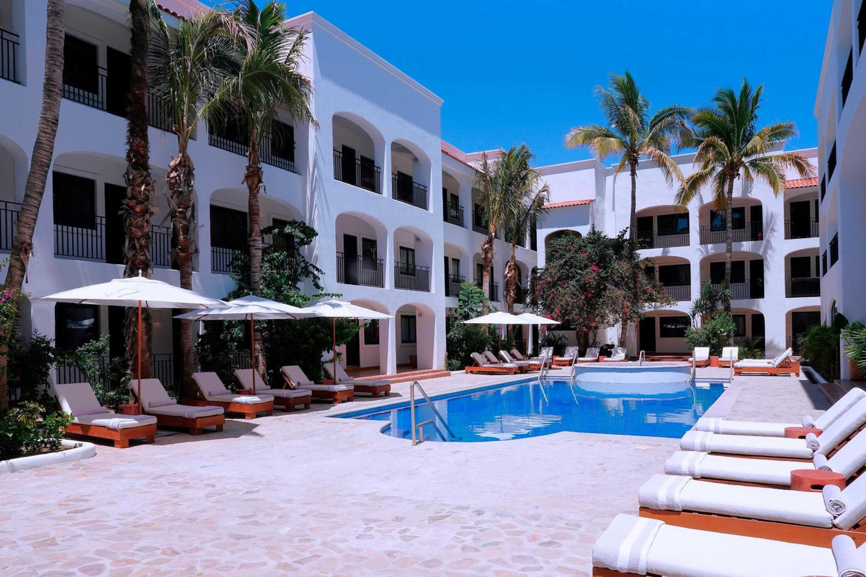 Hotel Tropicana Inn del Cabo — 3