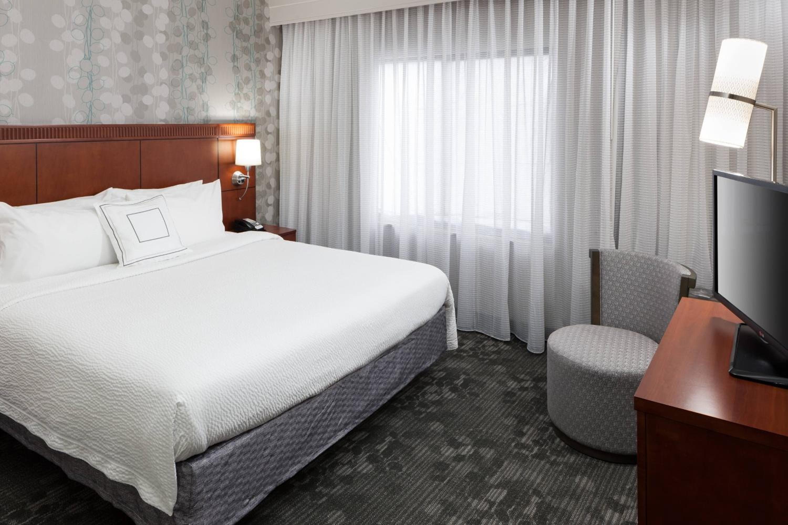 Courtyard by Marriott Miami at Dolphin Mall — 15