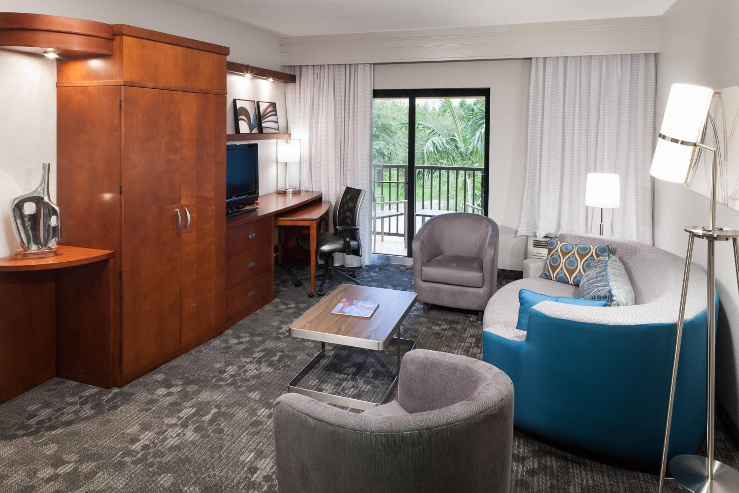 Courtyard by Marriott Miami at Dolphin Mall — 16