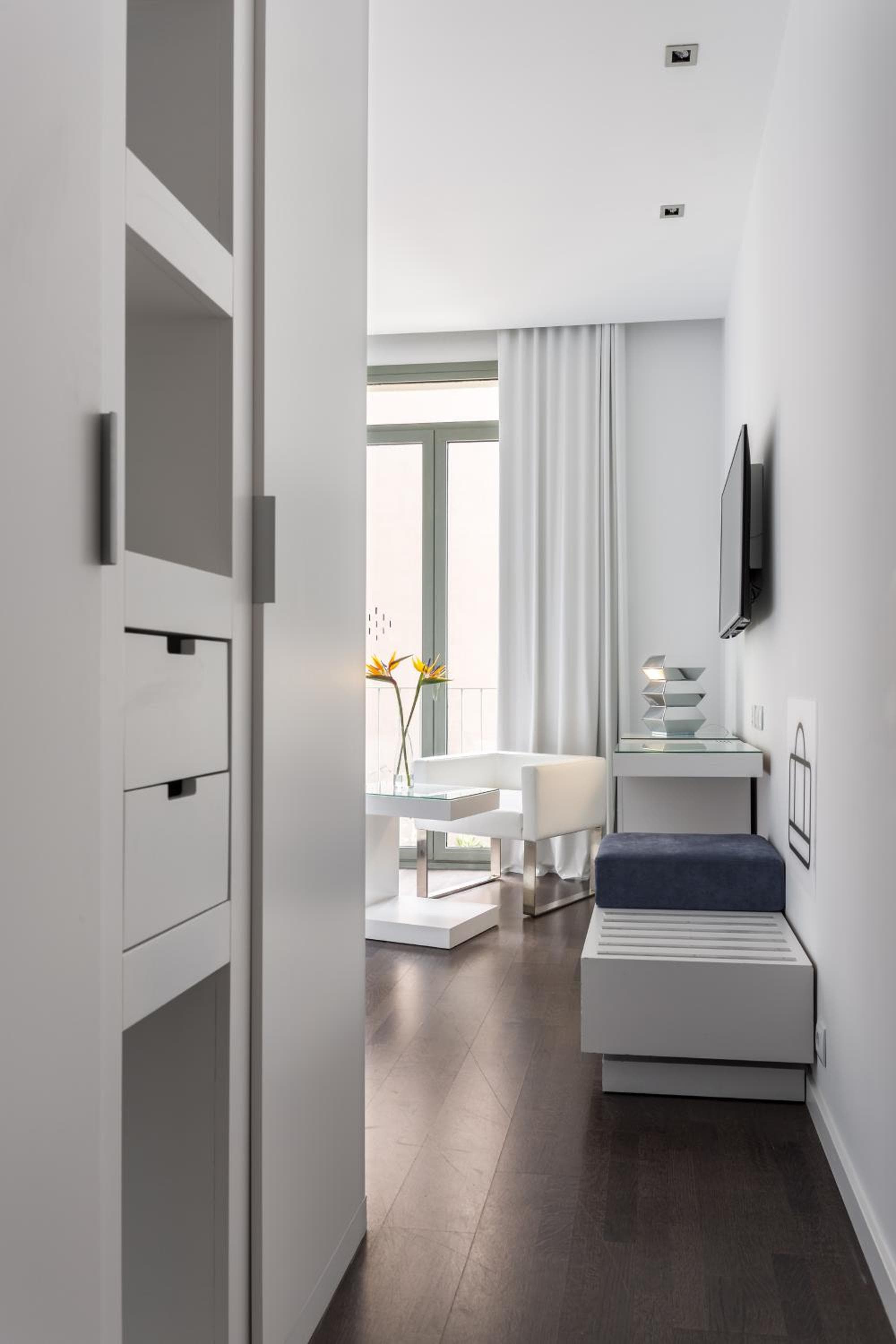 Room Mate Carla — 30