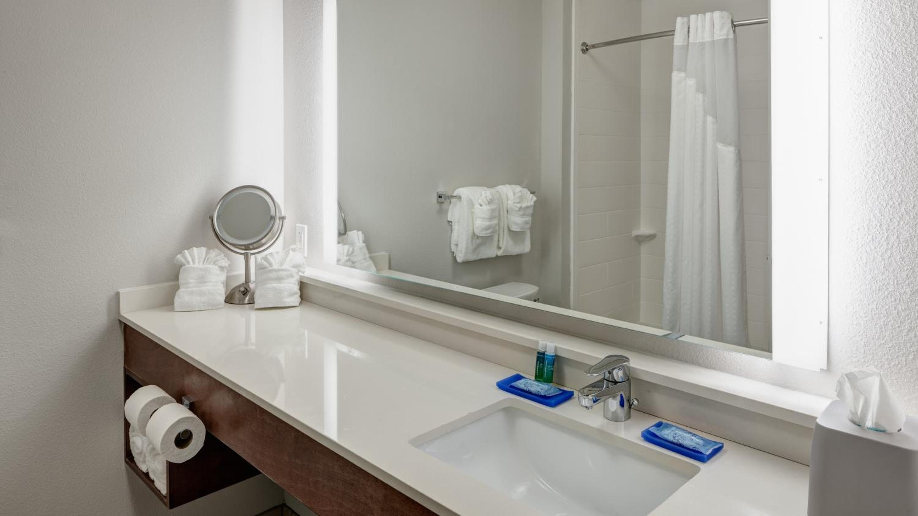 Holiday Inn Express & Suites Orlando At SeaWorld by IHG - With Free Shuttle Service to SeaWorld Parks — 25
