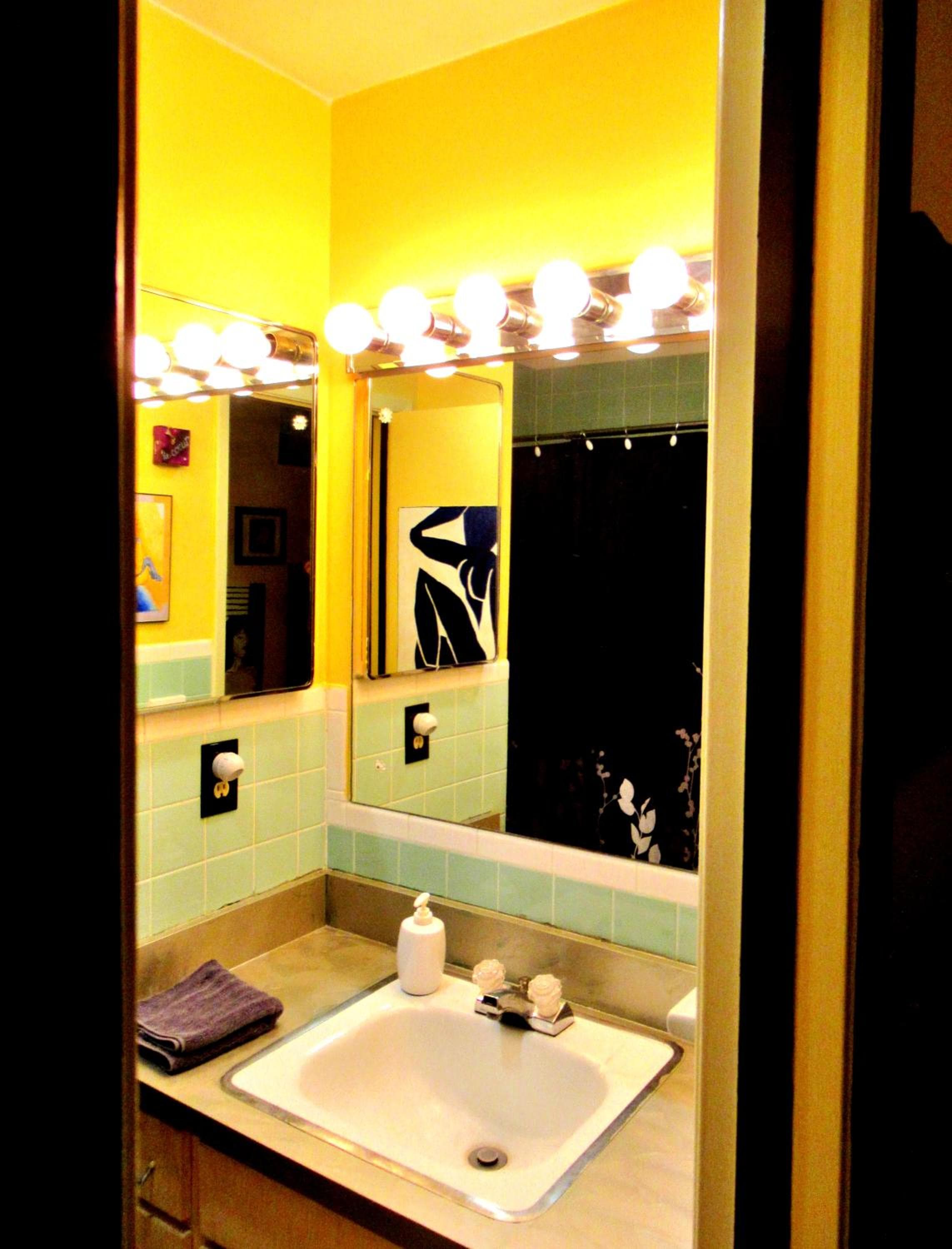 Eric and Nancy's Boutique Bed and Breakfast — 28
