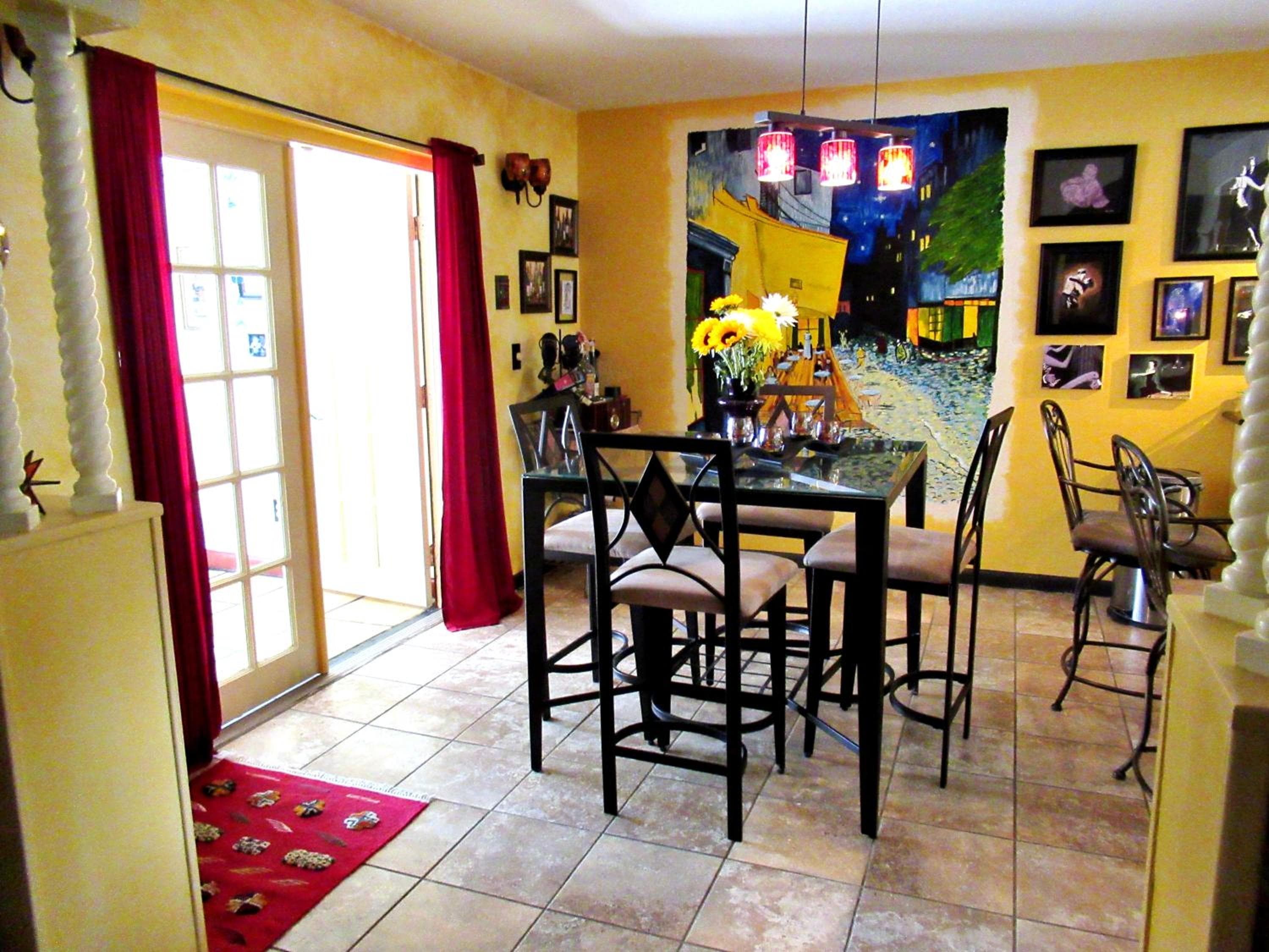 Eric and Nancy's Boutique Bed and Breakfast — 1