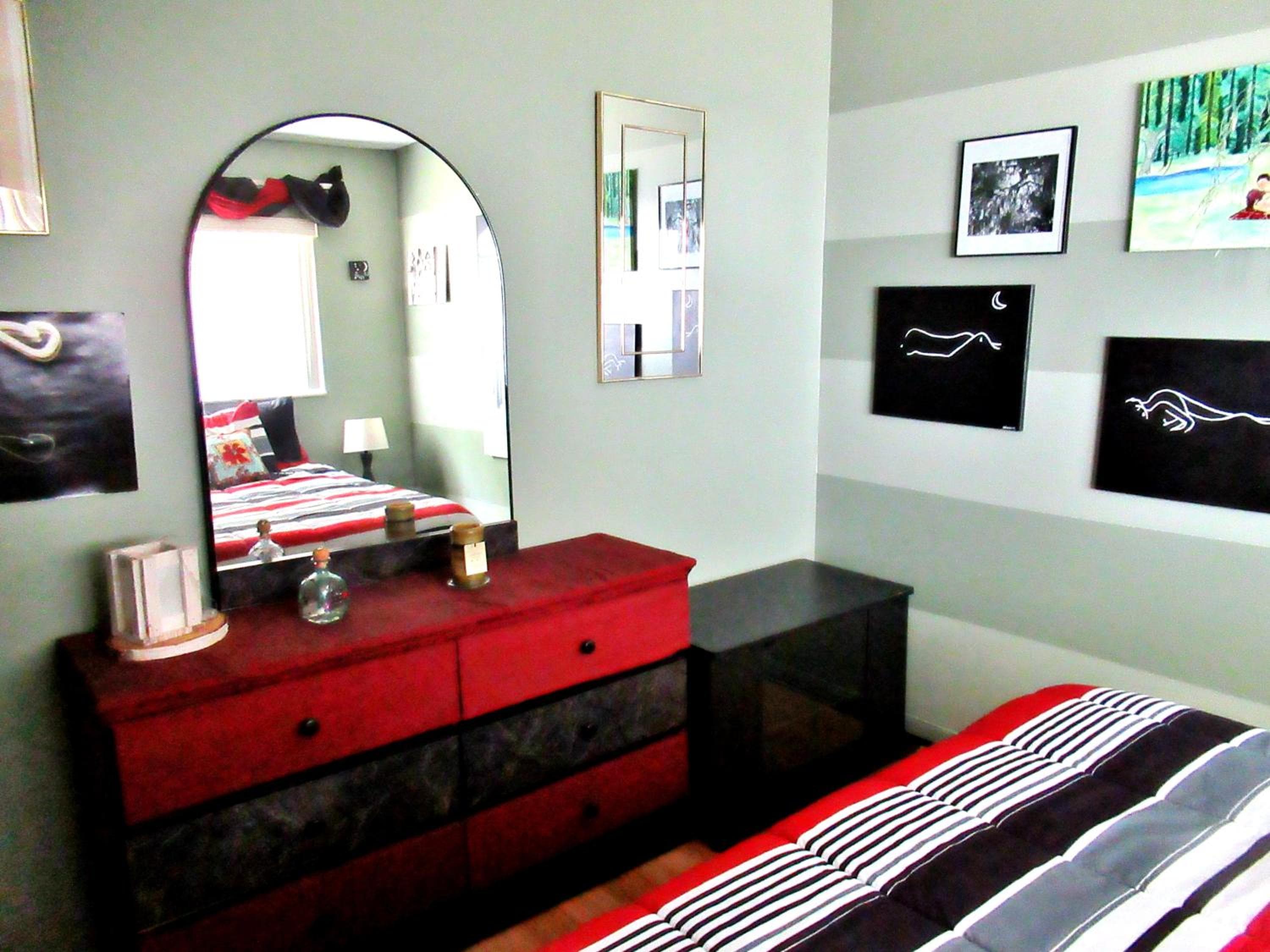 Eric and Nancy's Boutique Bed and Breakfast — 27