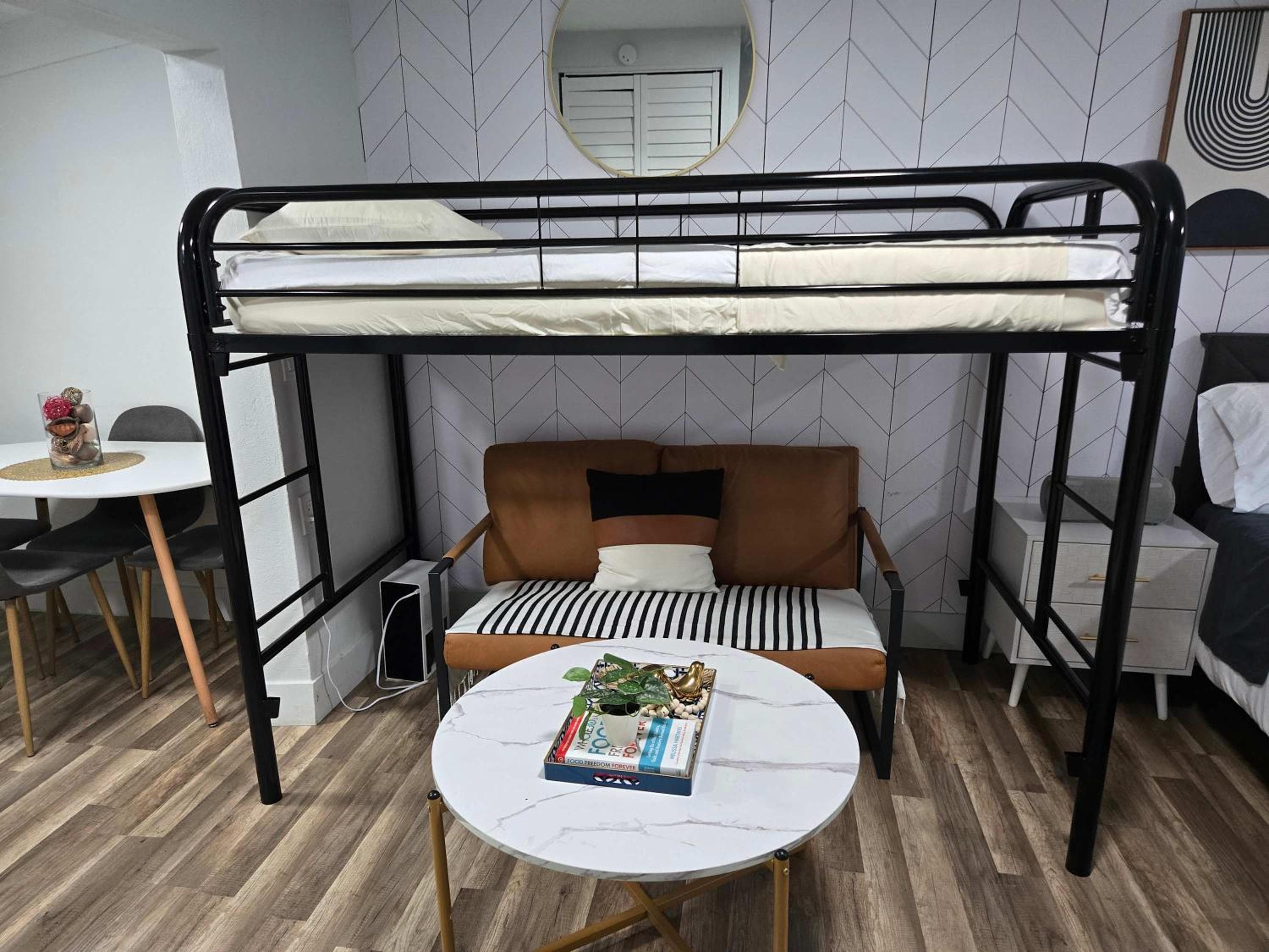 Downtown 1BR Tampa Cottage for 4 Has Power — 15