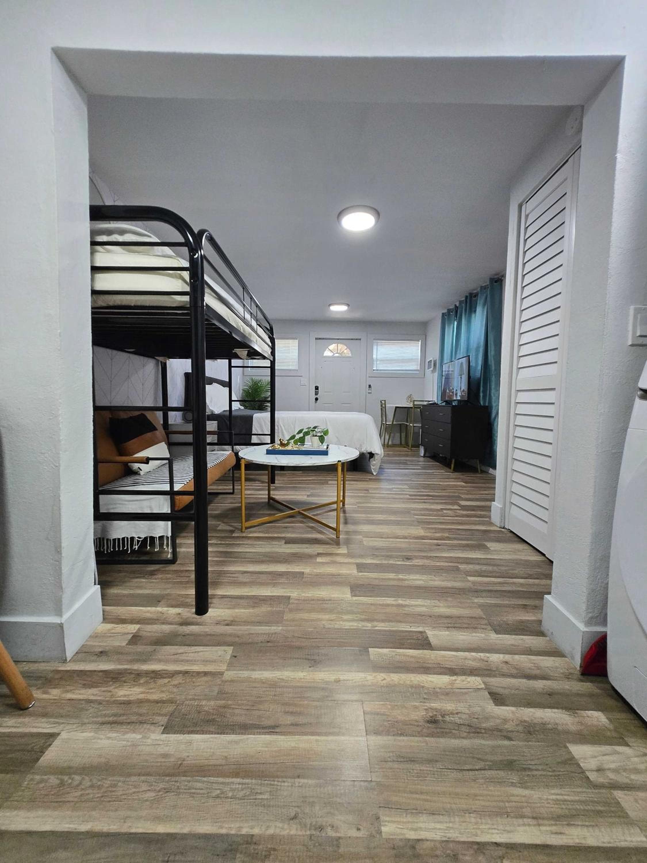 Luxury 5-BR House, Tampa Downtown with Cottage — 20
