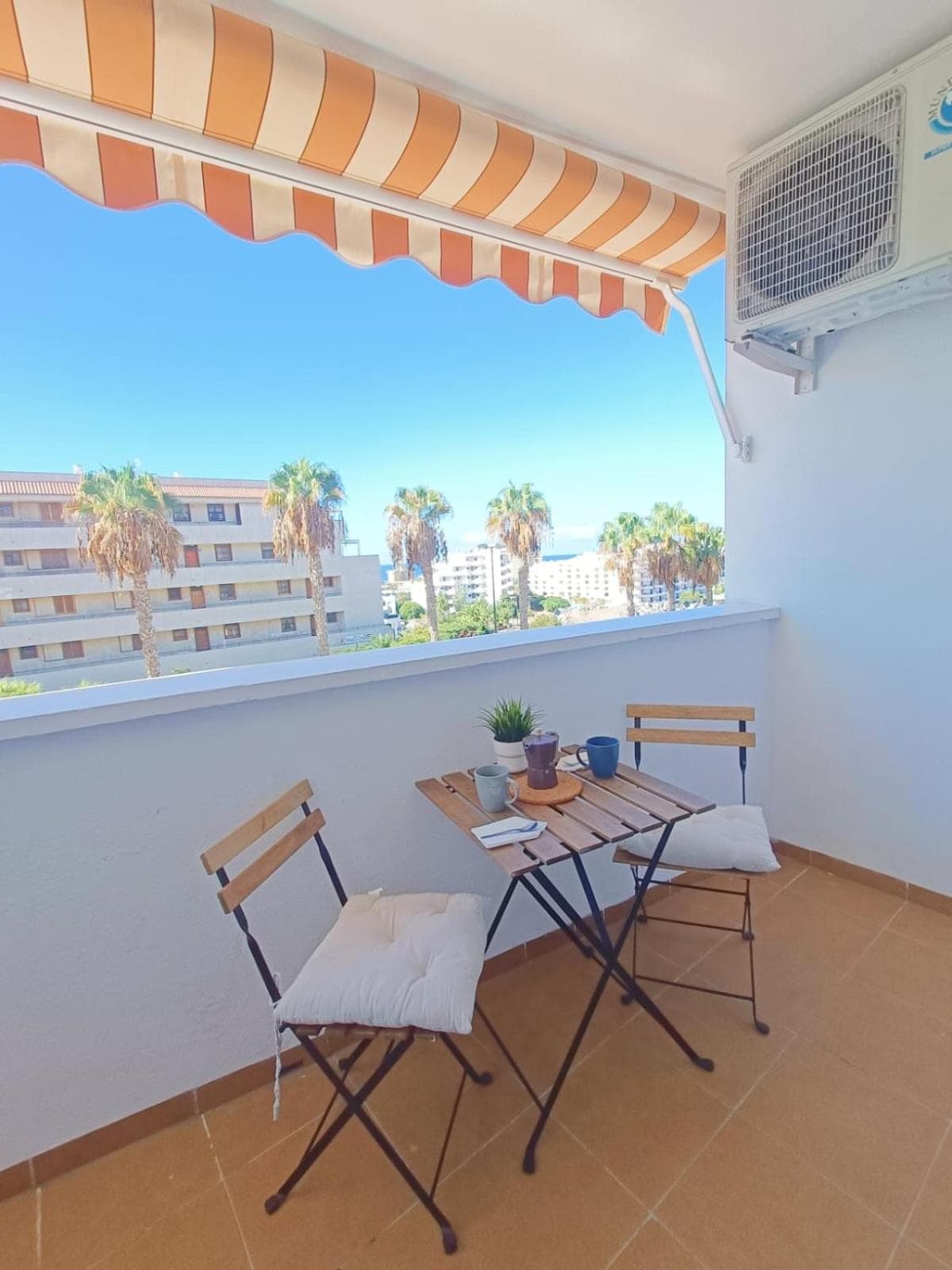 Cozy apartment in Los Cristianos — 1